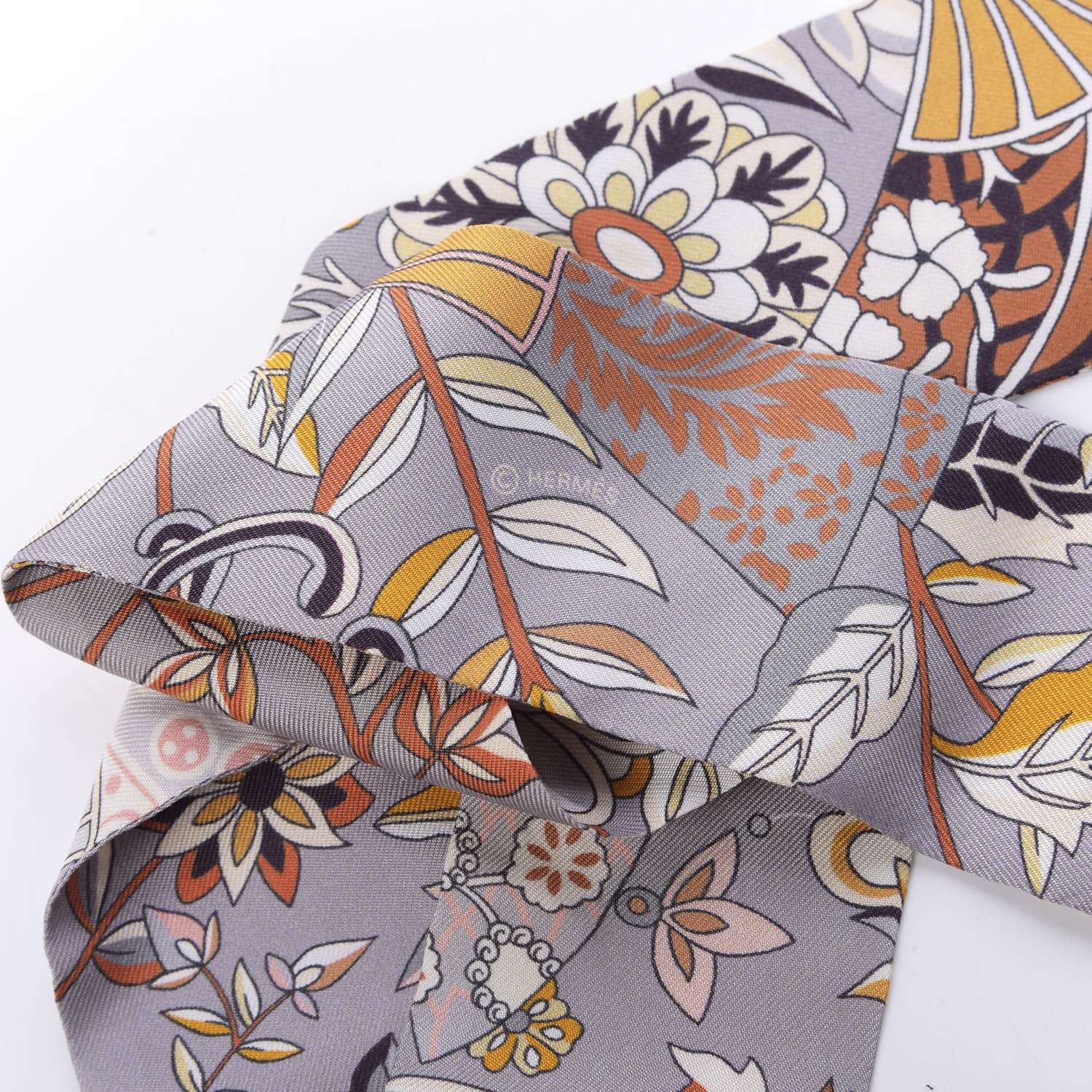 Hermes Silk Fleurs et Papillons de Tissus Twilly Gris Perle Brun Or 4 of 5