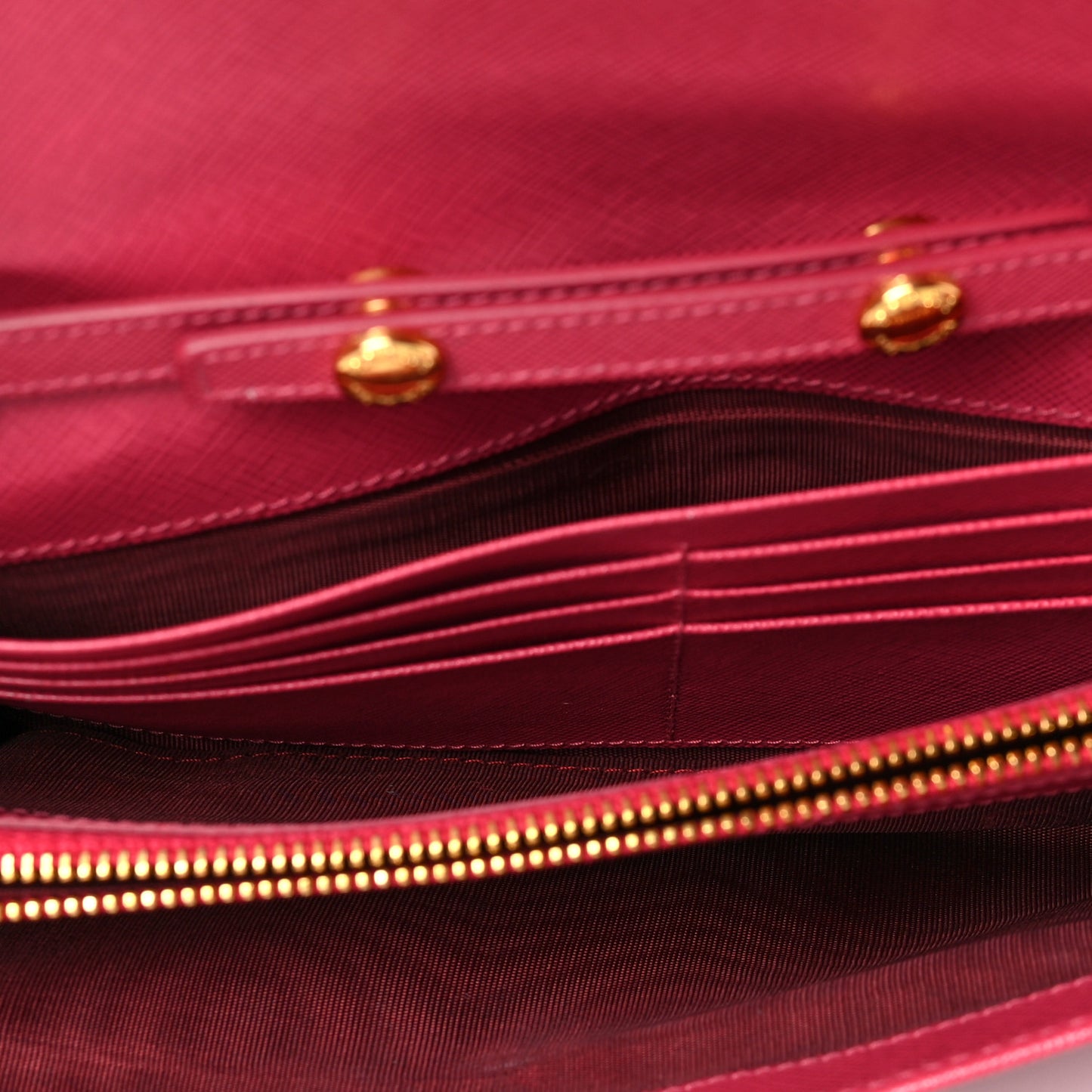 Saffiano Metal Oro Chain Wallet Peonia