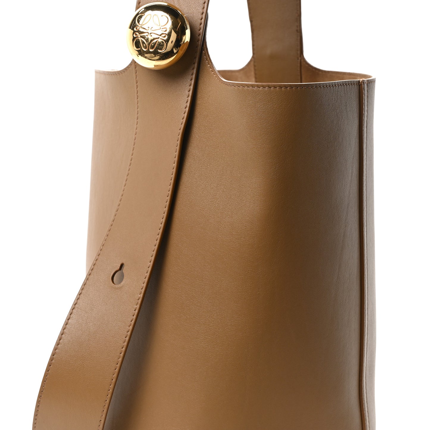 Smooth Calfskin Medium Pebble Bucket Bag Oak