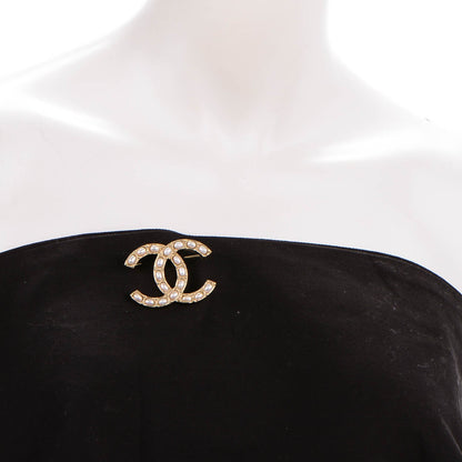 Chanel Pearl Large CC Brooch Gold 2 of 5