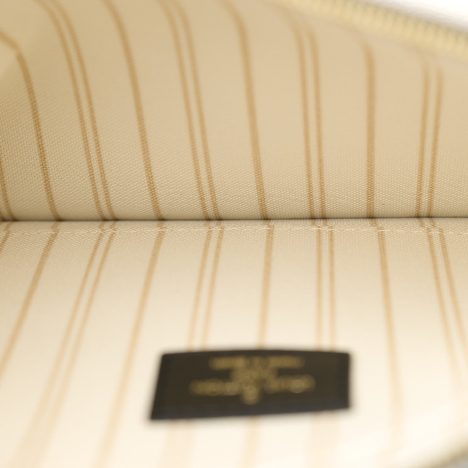Louis Vuitton Monogram Giant Jungle Neverfull MM Ivory 7 of 13
