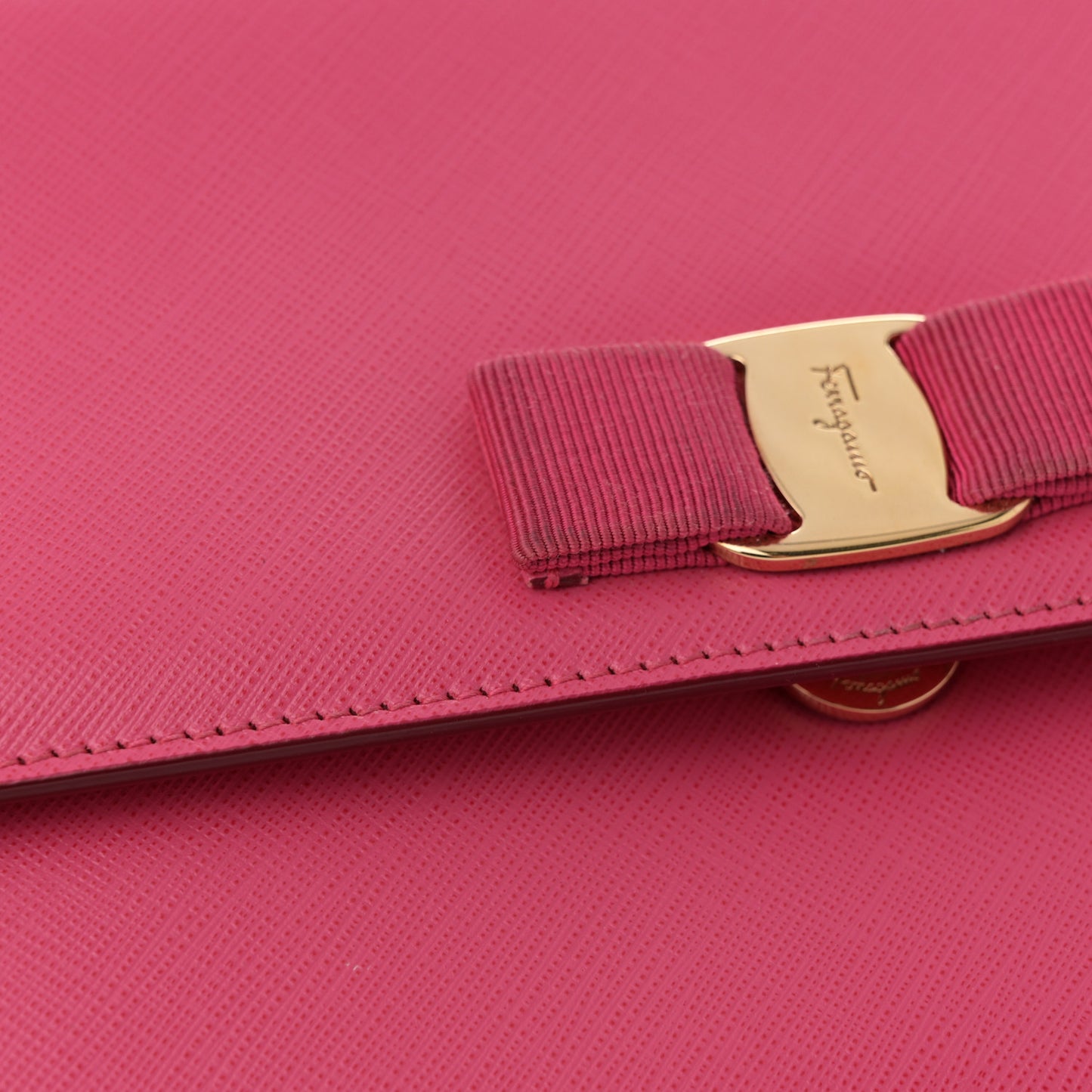 Hammered Calfskin Vara Bow Chain Crossbody Pink