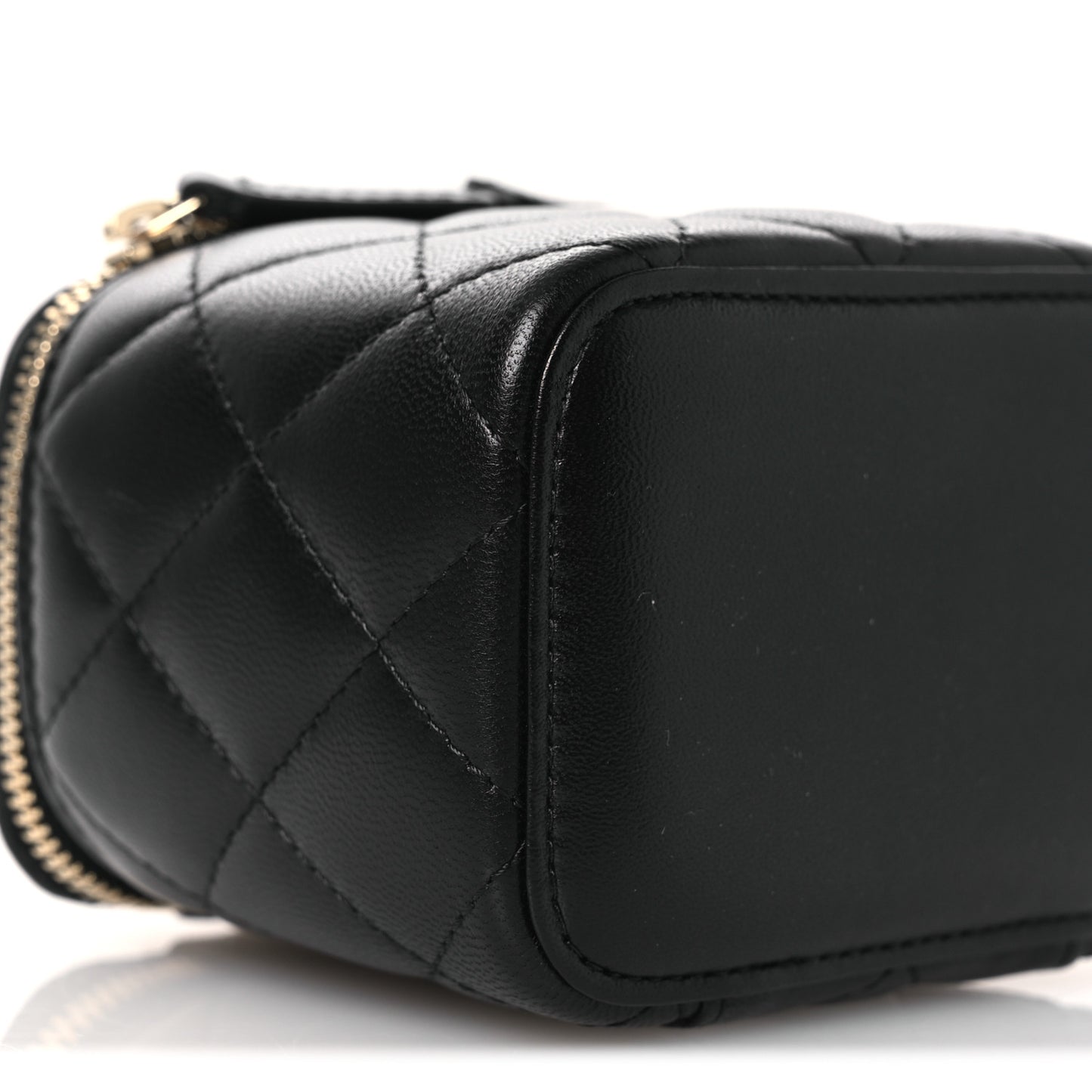 Lambskin Quilted Mini Pearl Crush Vanity Case With Chain Black