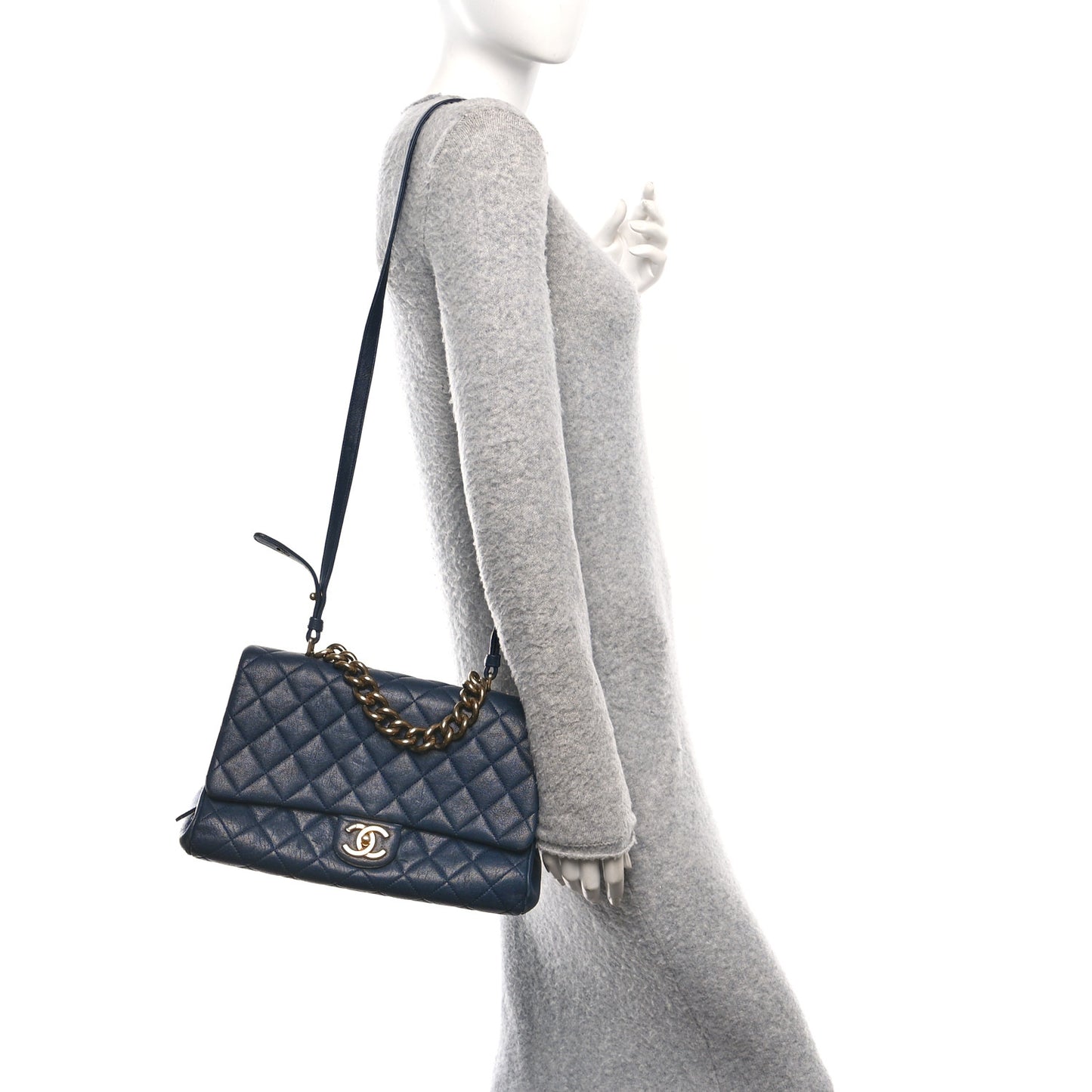 Shiny Sheepskin Quilted Large Trapezio Flap Navy