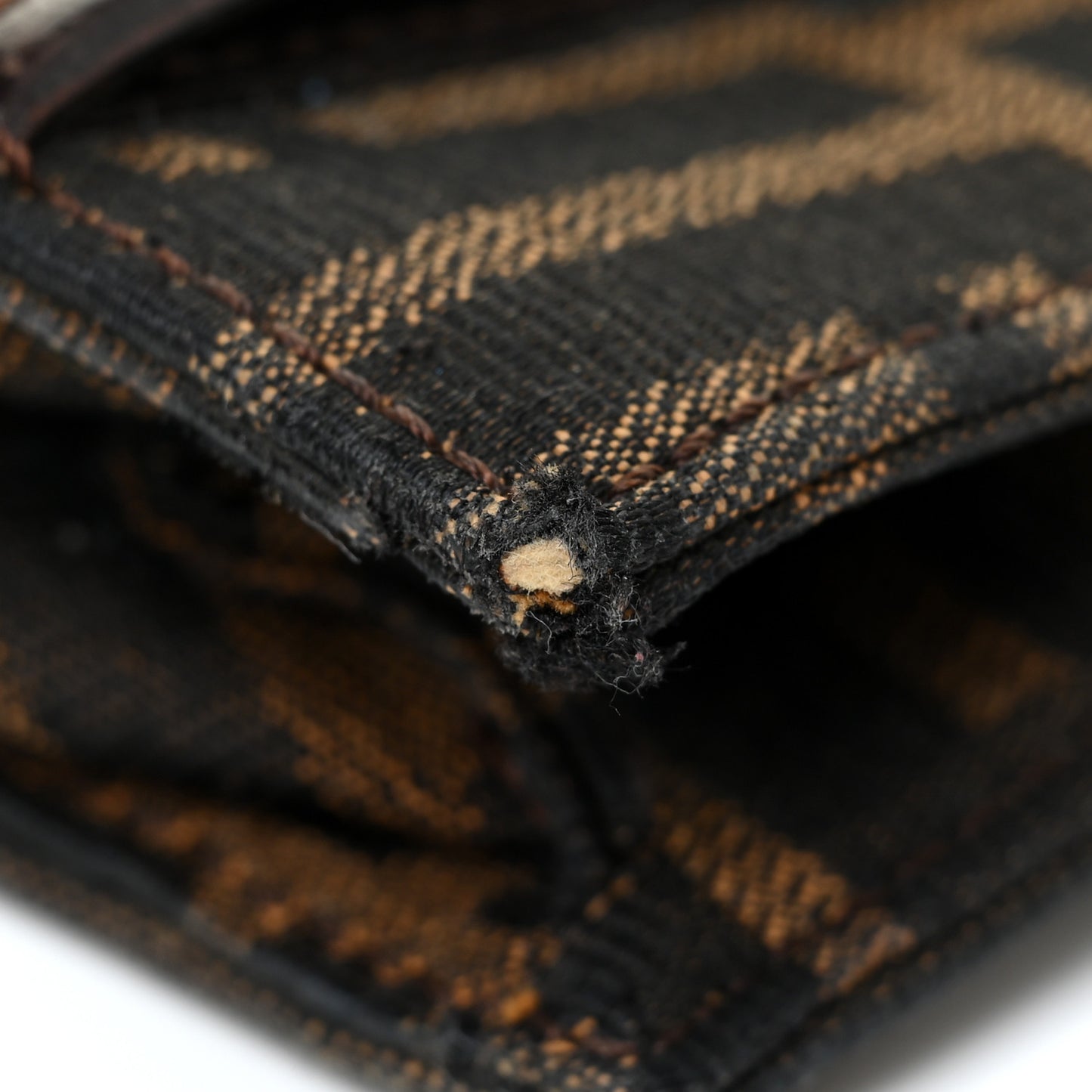 Zucca Calfskin Flap Clutch Tobacco Black