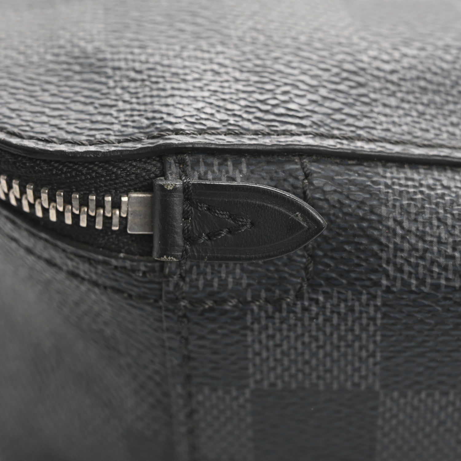 Louis Vuitton Damier Graphite Packing Cube MM 9 of 10