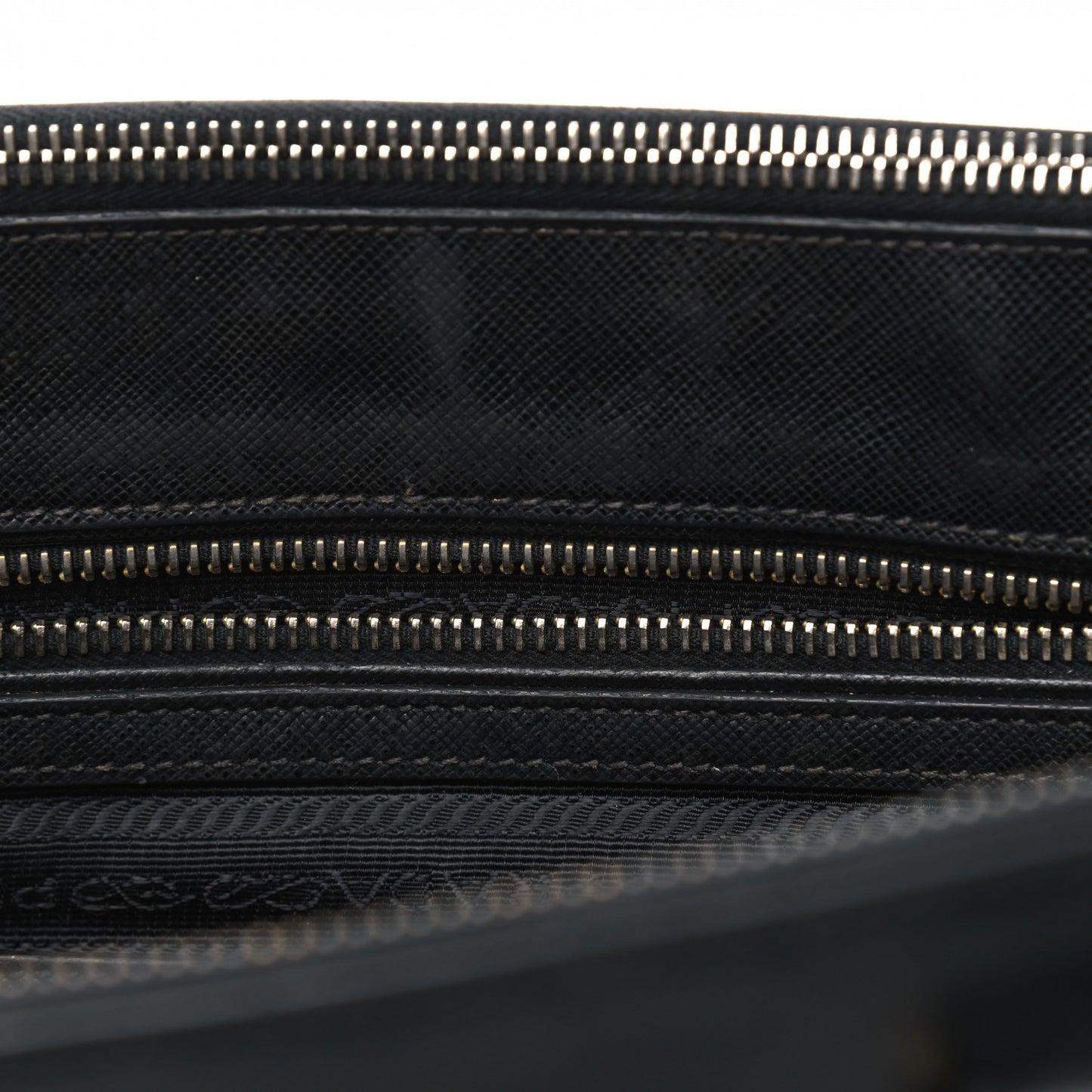 Saffiano Medium Galleria Double Zip Tote Black