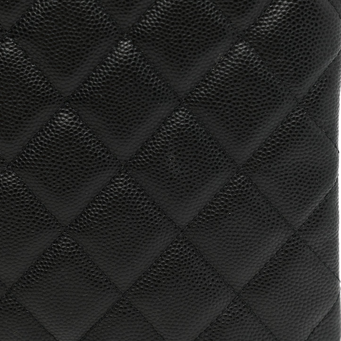 Caviar Quilted Medium Cosmetic Case Black
