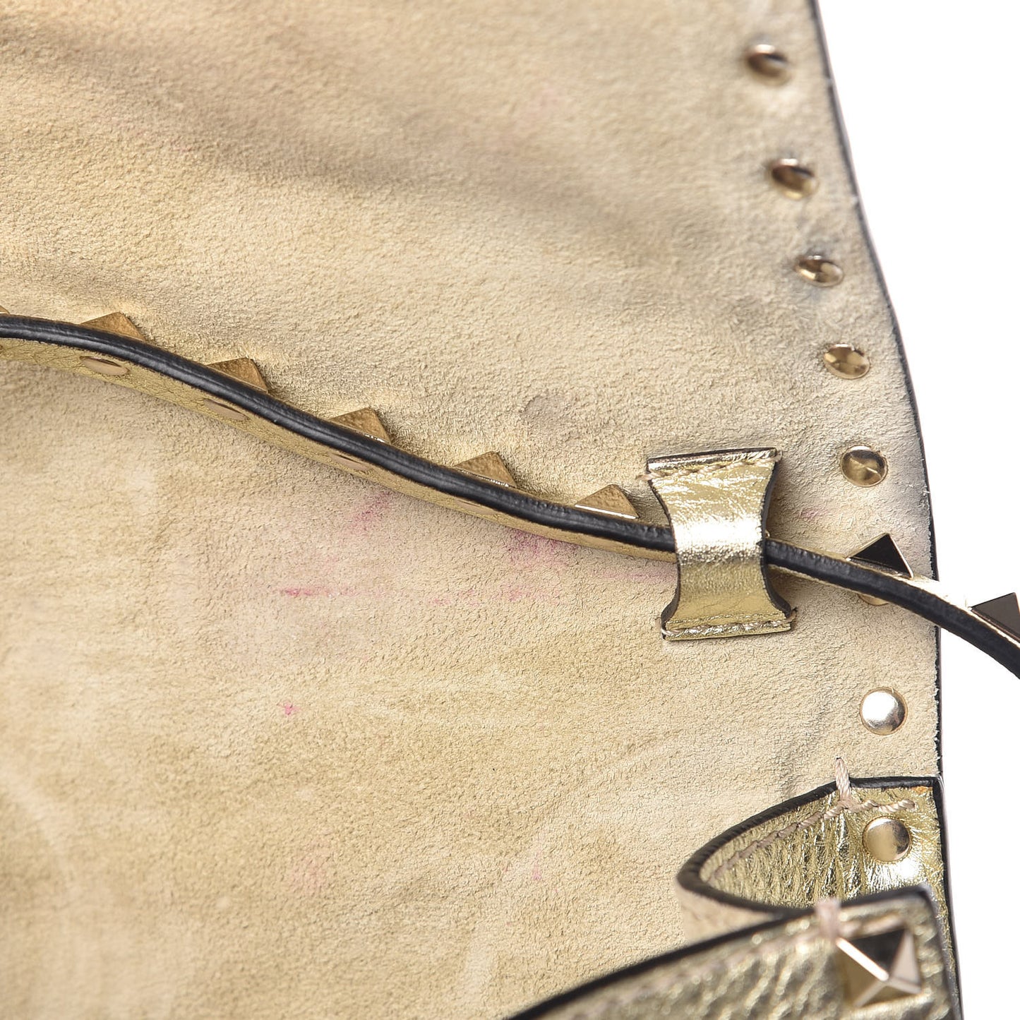 Metallic Pebbled Calfskin Medium Rockstud Flip Lock Crossbody Bag Platino