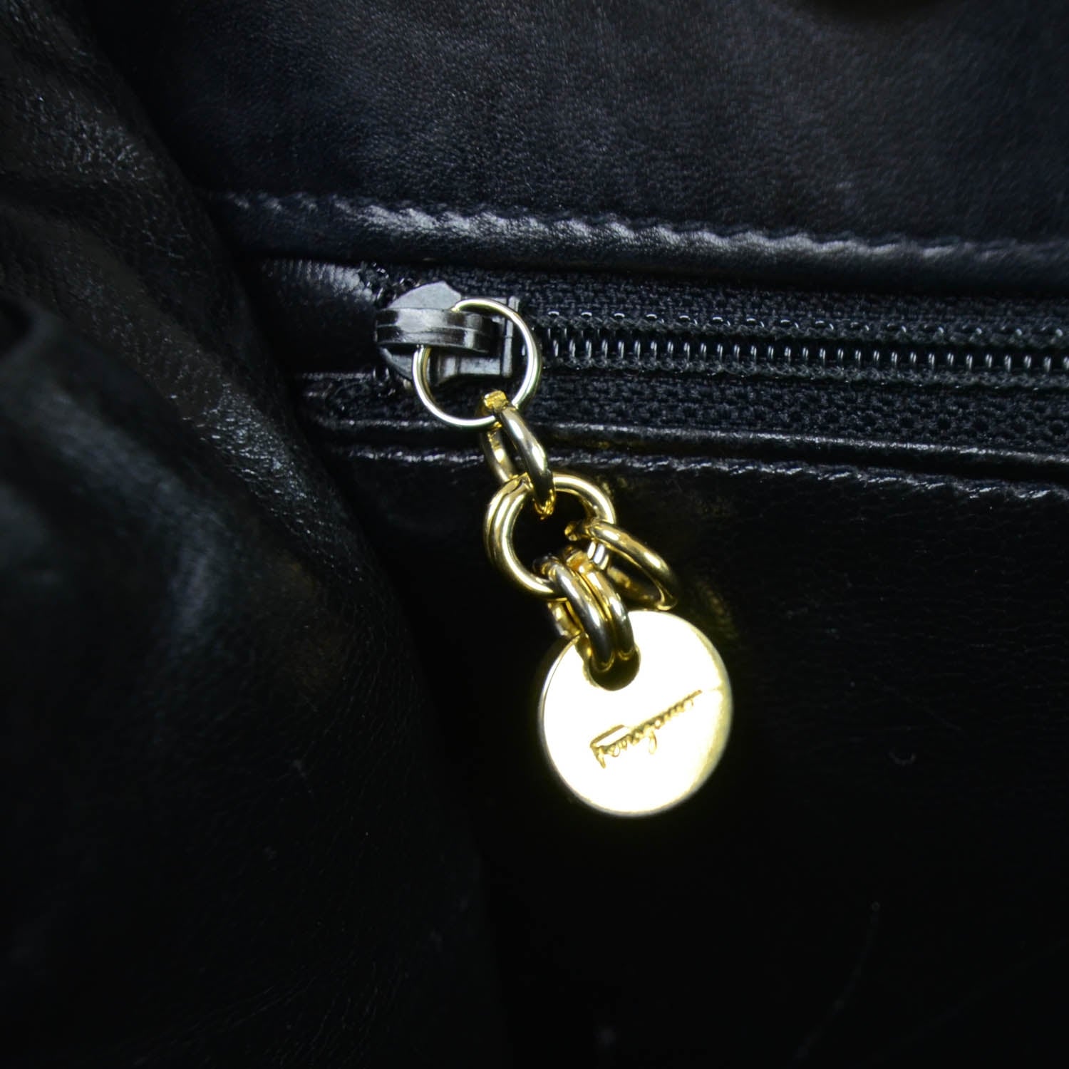 FASHIONPHILE SALVATOREFERRAGAMOLeatherToteBlack 10 of 12