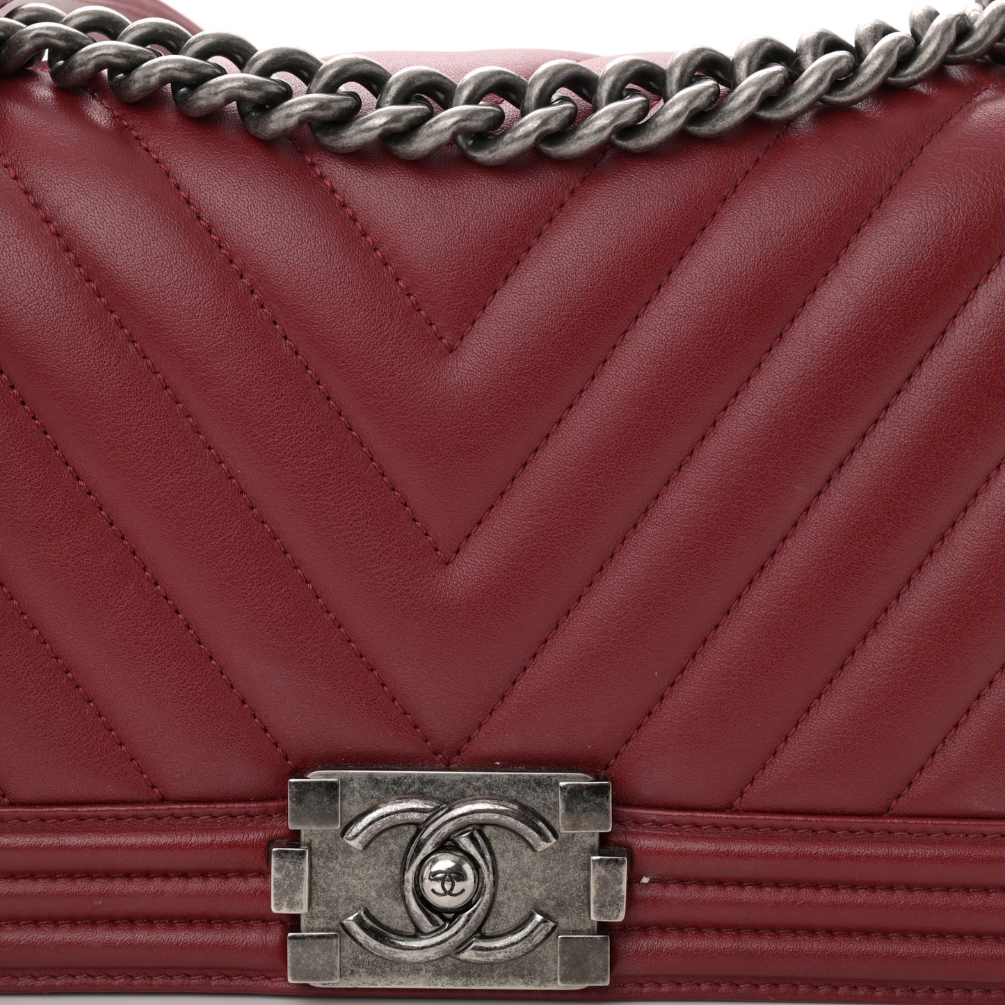 Lambskin Chevron Quilted Medium Boy Flap Red