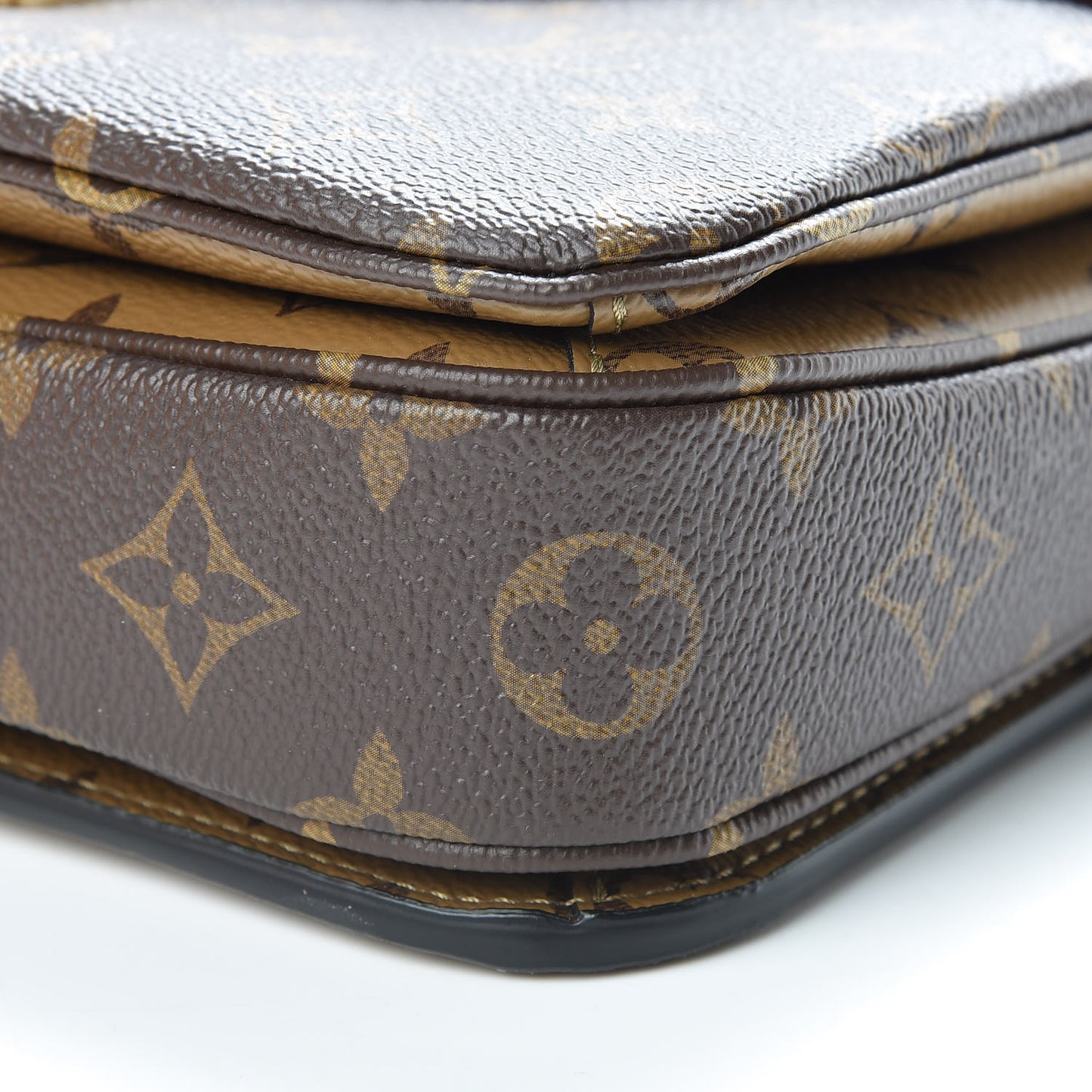 Reverse Monogram Pochette Metis