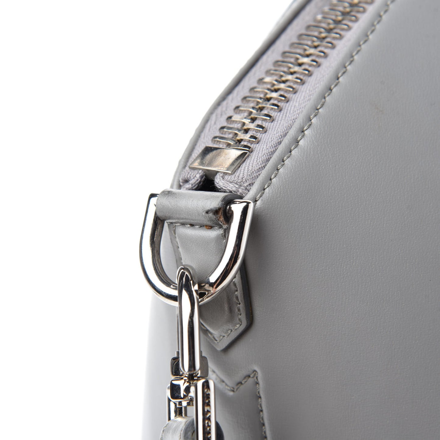 Shiny Lord Calfskin Medium Antigona Pearl Grey