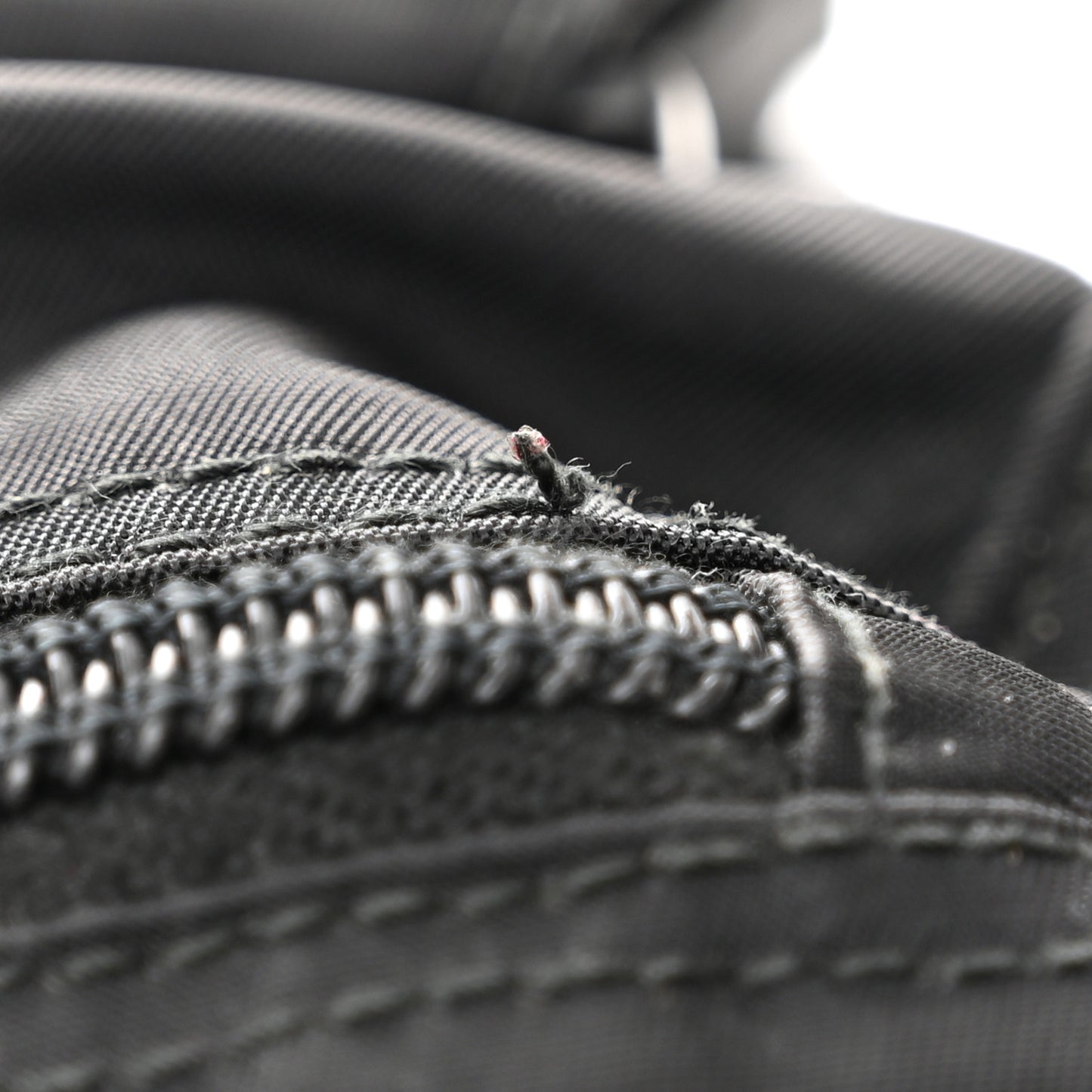 Tessuto Nylon Saffiano Small Vela Messenger Black