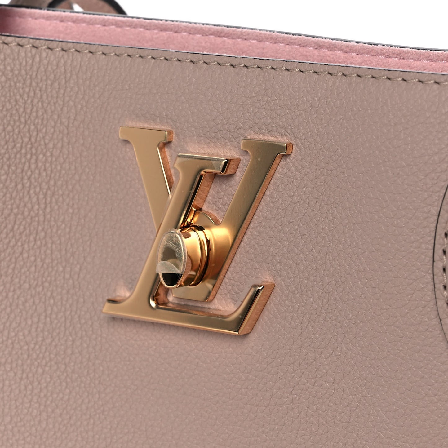 Grained Calfskin Lockme Shopper Greige