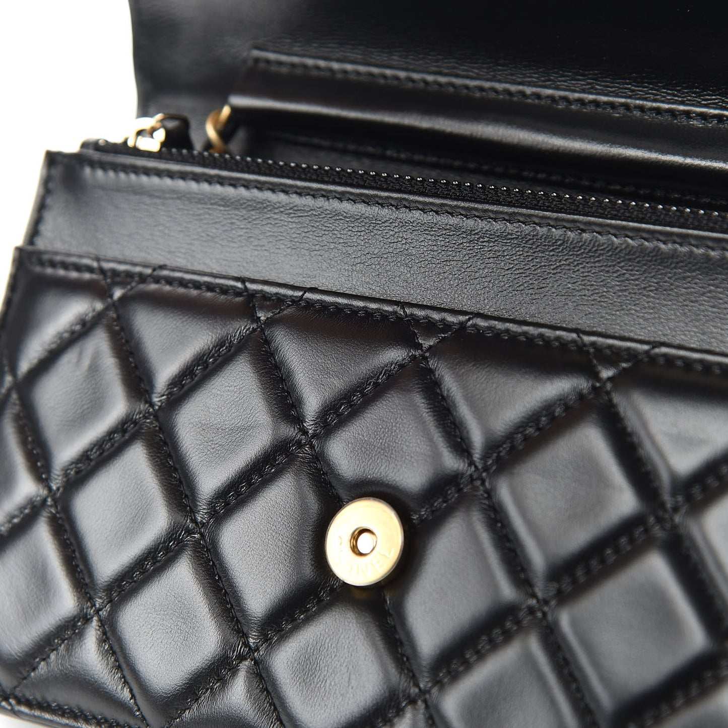 Lambskin Quilted Running Chain Wallet On Chain WOC Black
