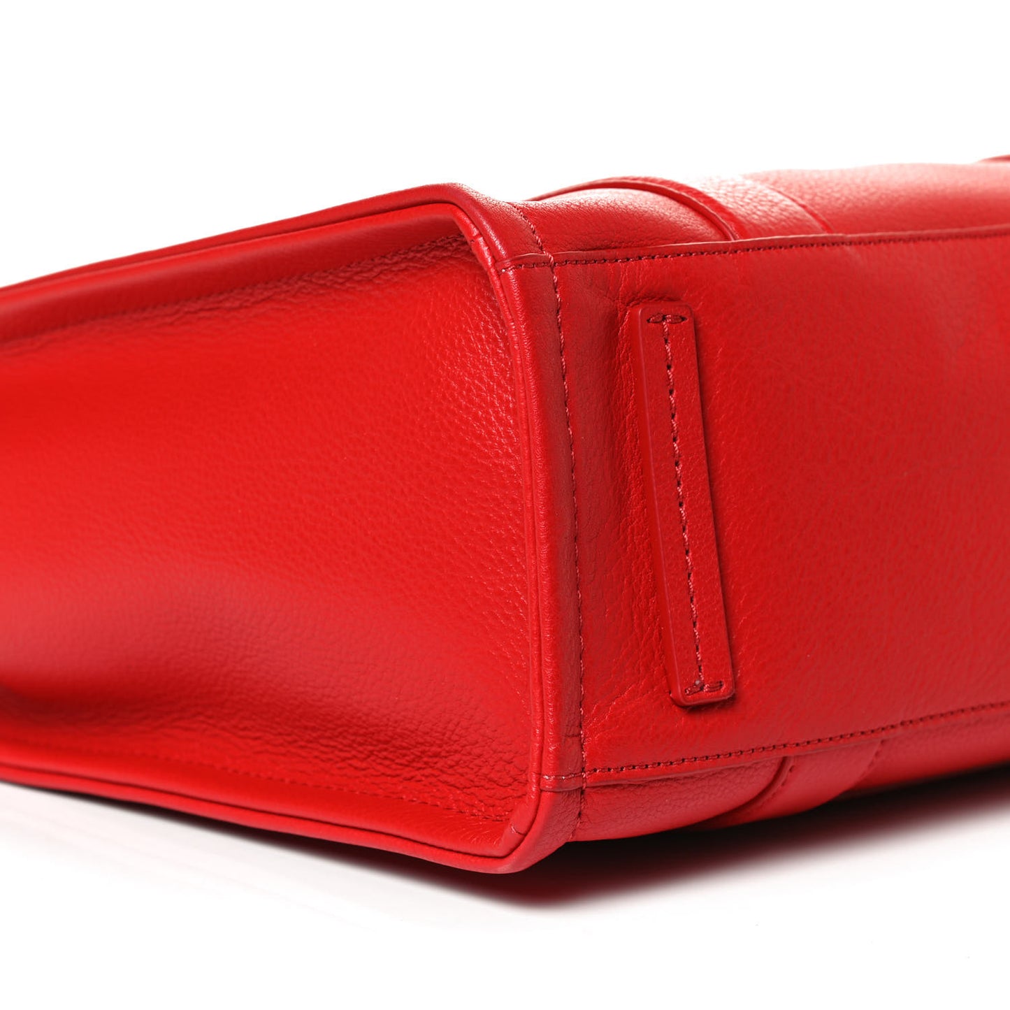 Grained Calfskin Medium The Tote Bag True Red