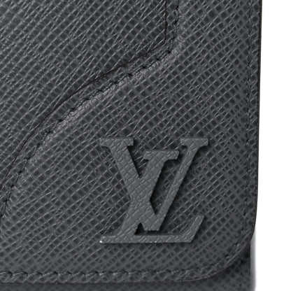 Louis Vuitton Taiga New Flap Messenger Gris 12 of 13