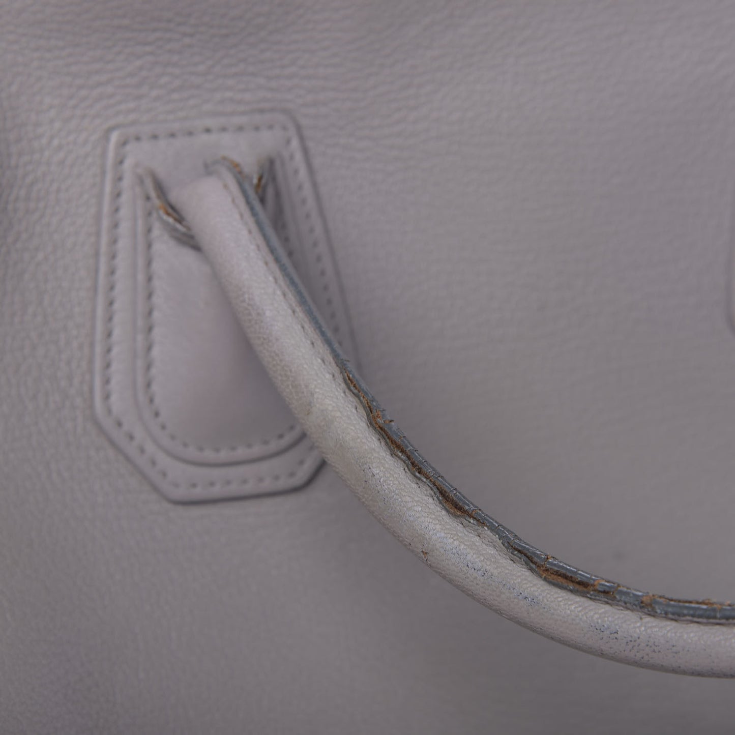 Sugar Goatskin Medium Antigona Pearl Grey