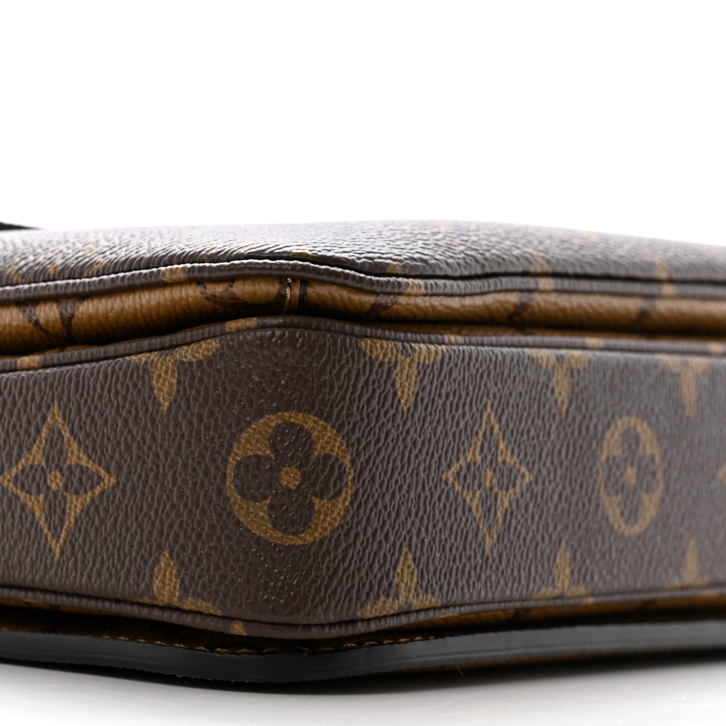 Reverse Monogram Pochette Metis