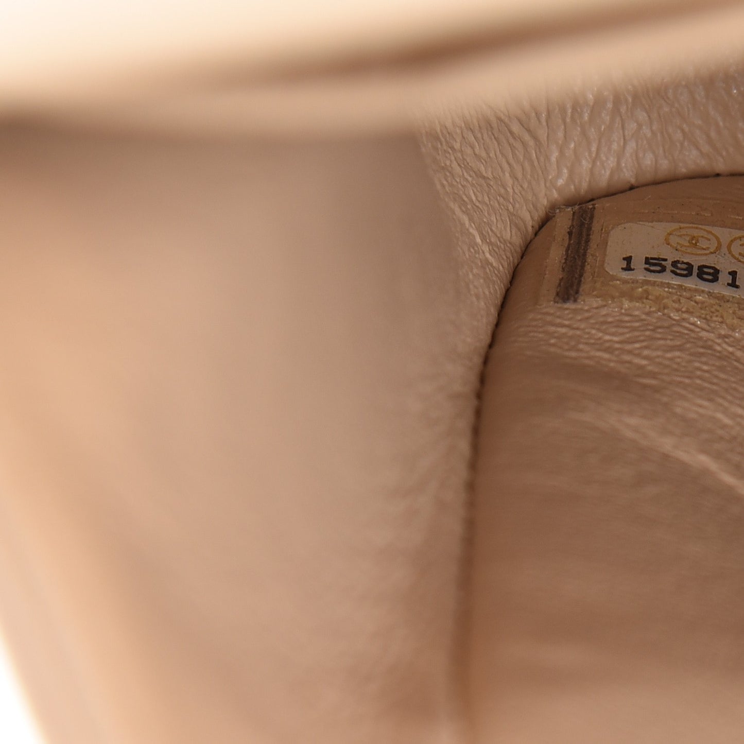 Caviar Quilted Medium Double Flap Beige Clair