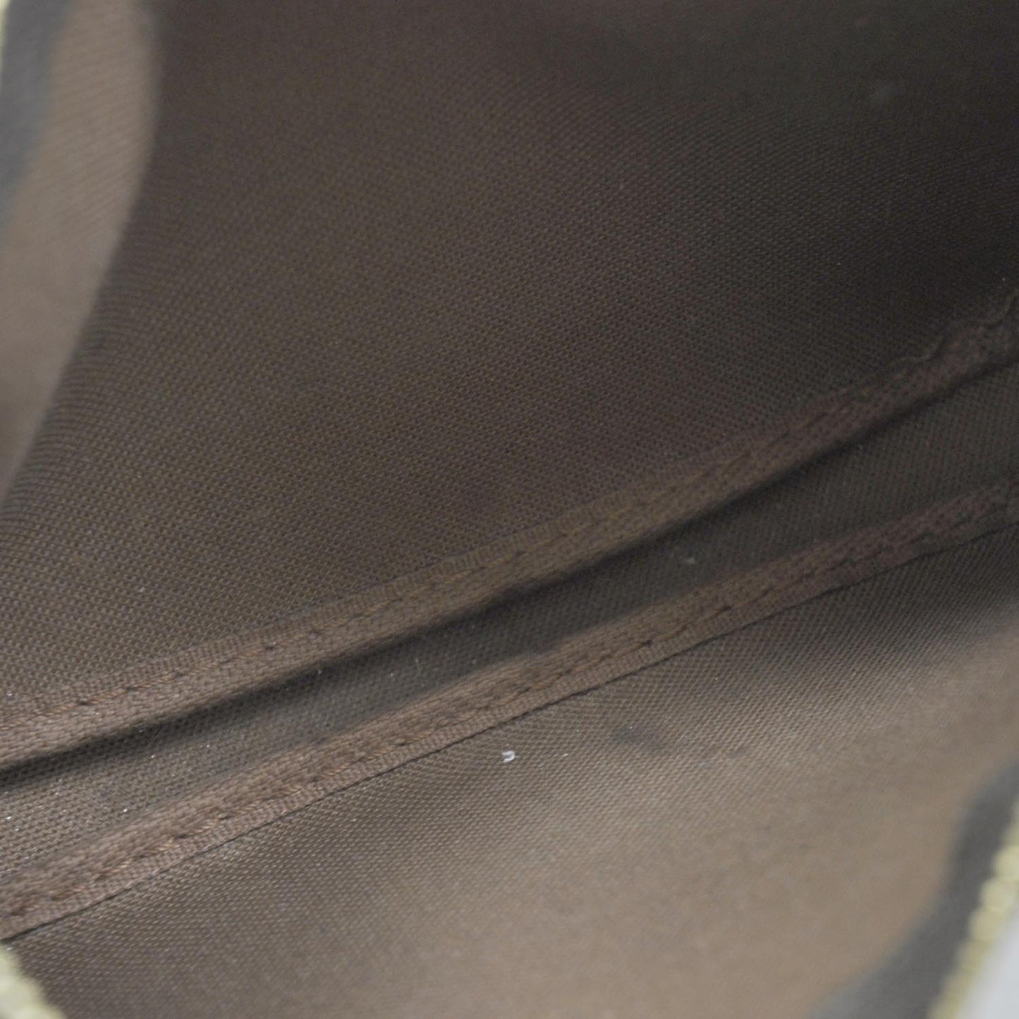 Monogram Petit Bucket 23