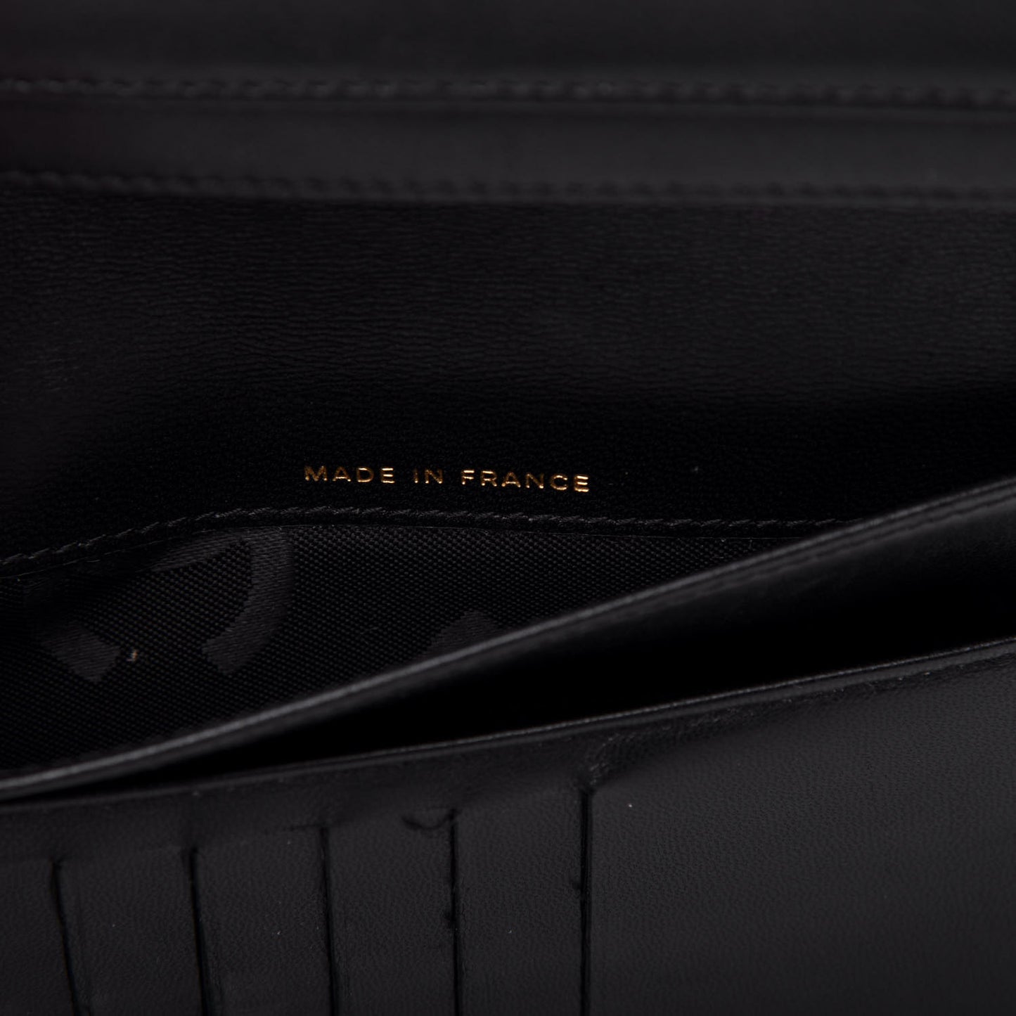 Caviar Timeless CC Yen Wallet Black