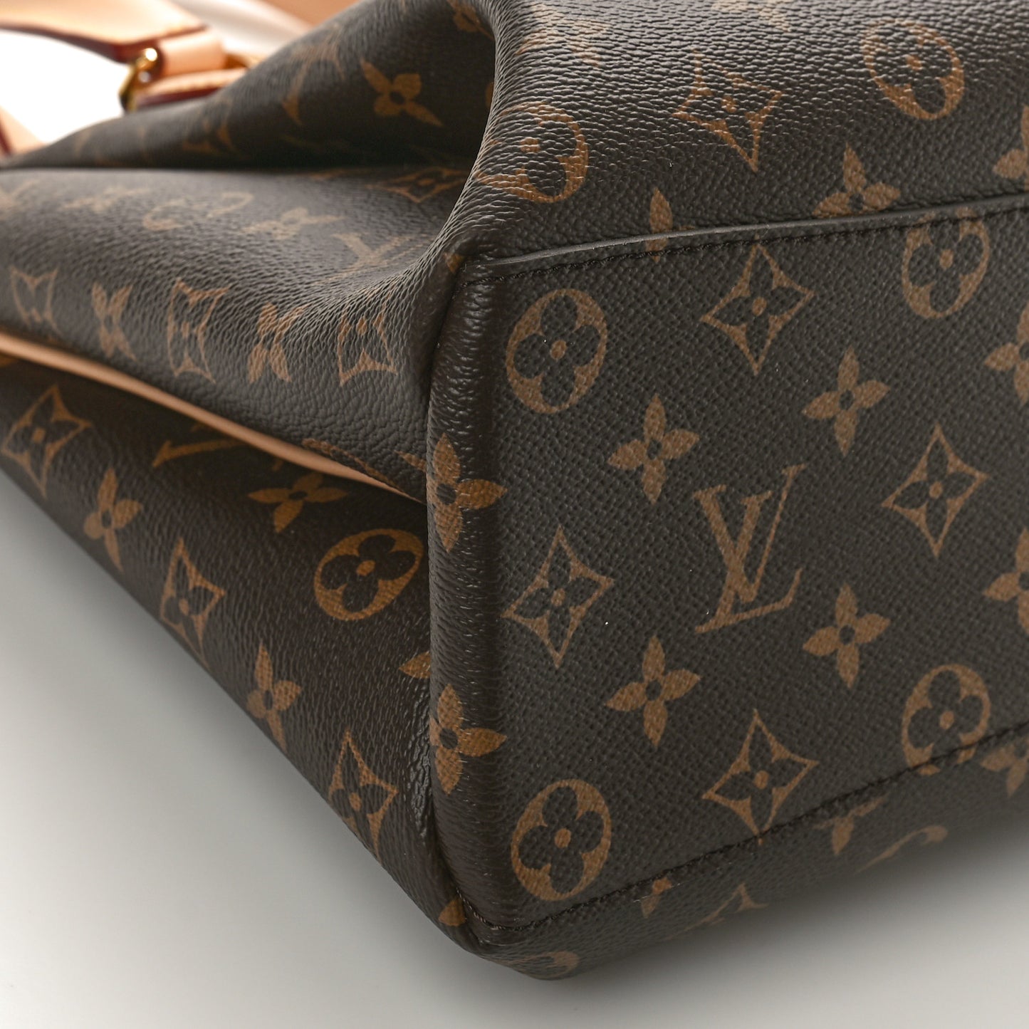 Monogram Rivoli MM