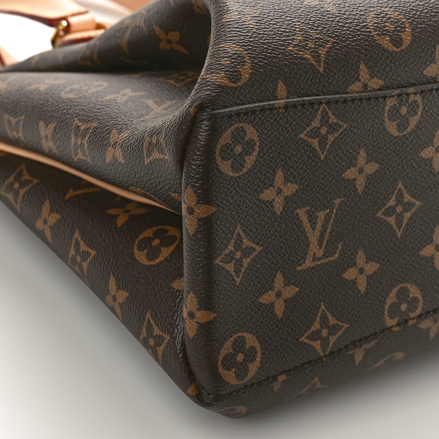 Louis Vuitton Monogram Rivoli MM 7 of 8
