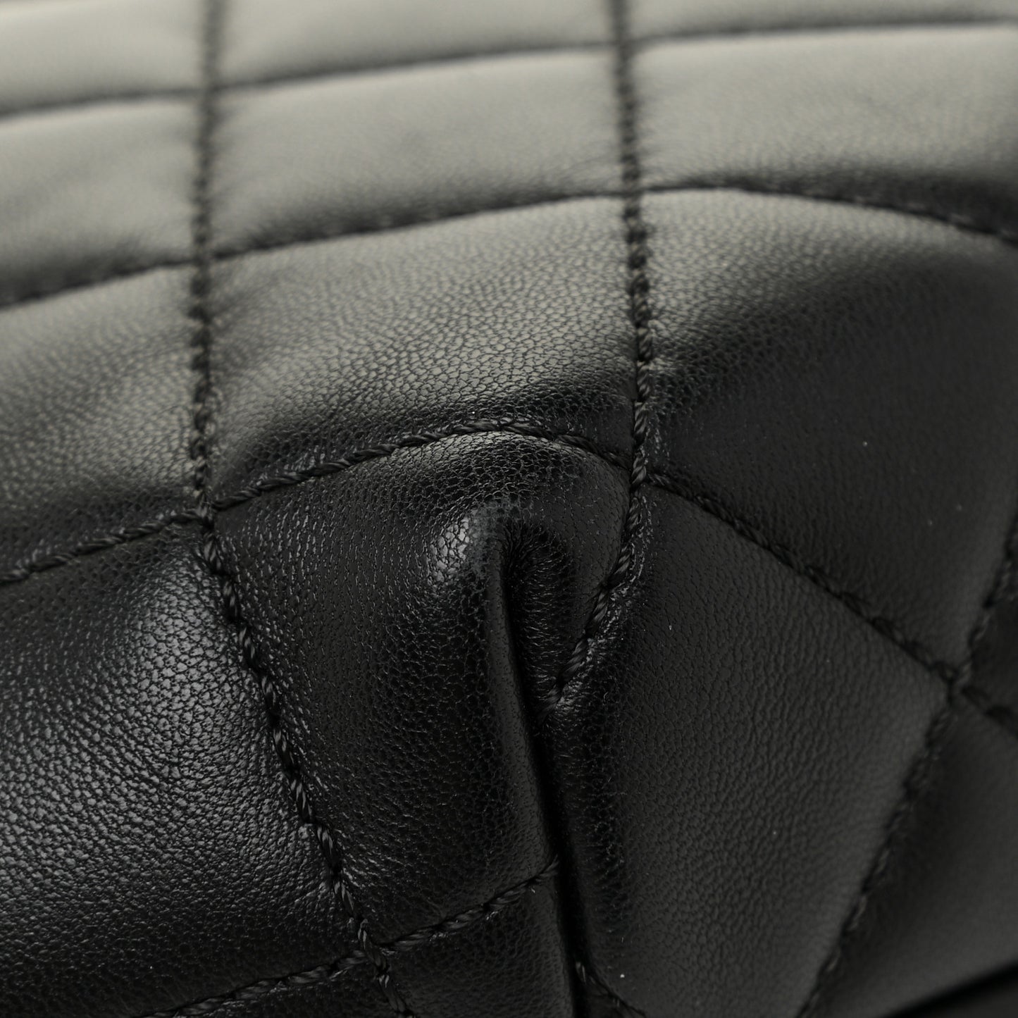 Lambskin Quilted Large Daily Supple Flap Black