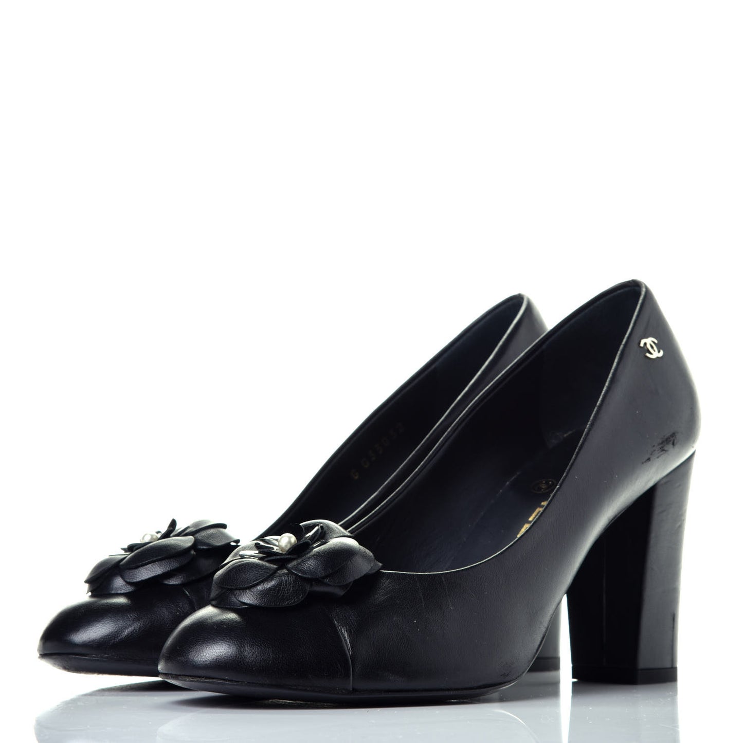 Lambskin Pearl Camellia Cap Toe Pumps 39 Black