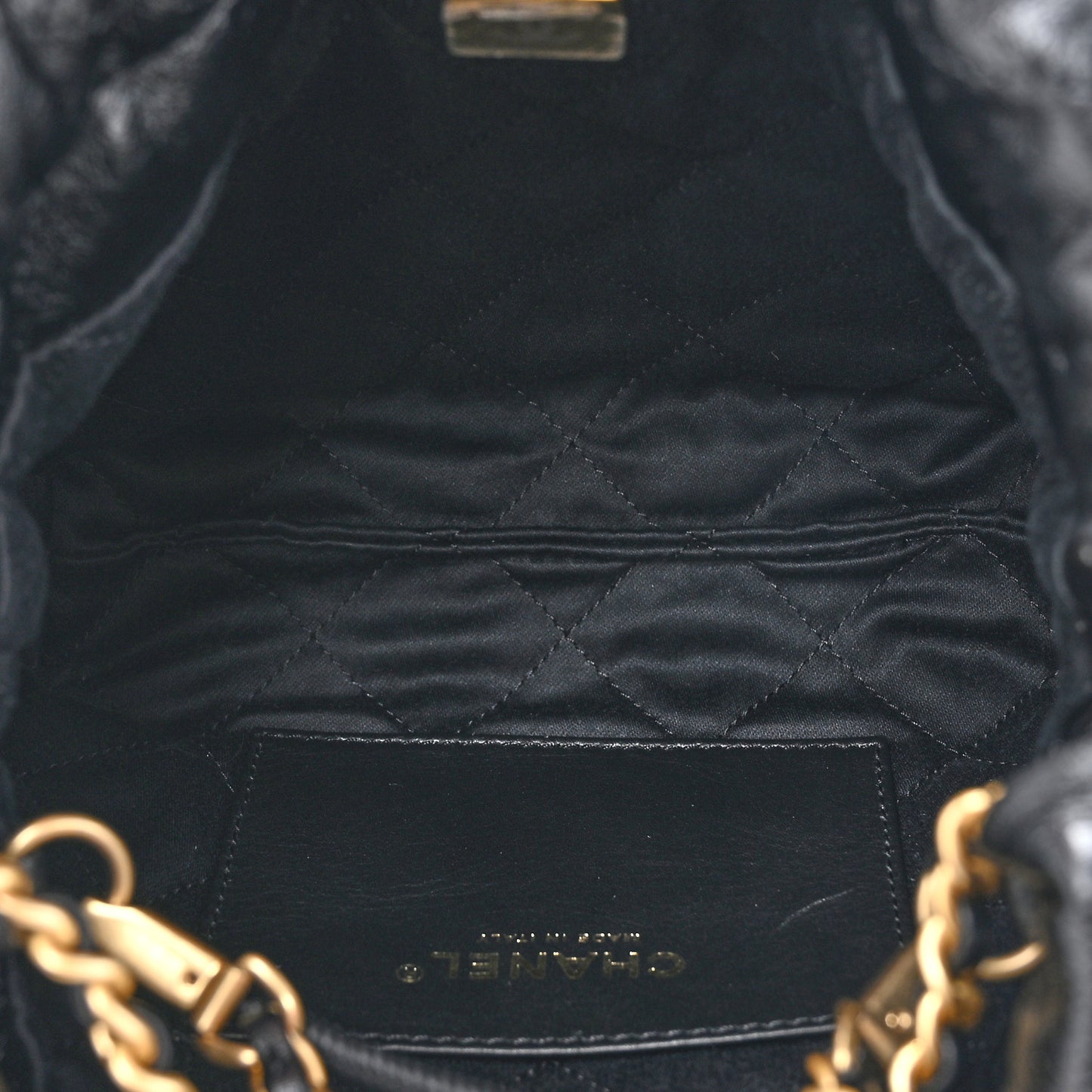 Shiny Crumpled Calfskin Quilted Pearl Mini Chanel 22 Black