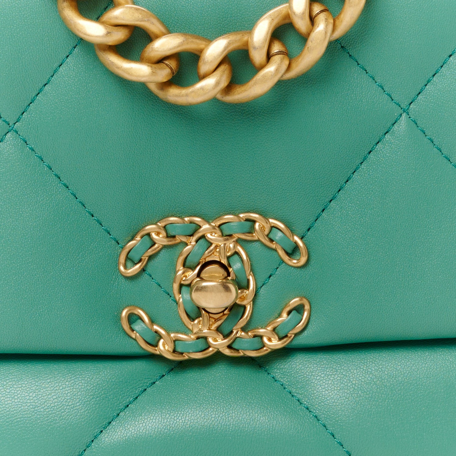 Chanel Lambskin Quilted Medium Chanel 19 Flap Green 8 of 11