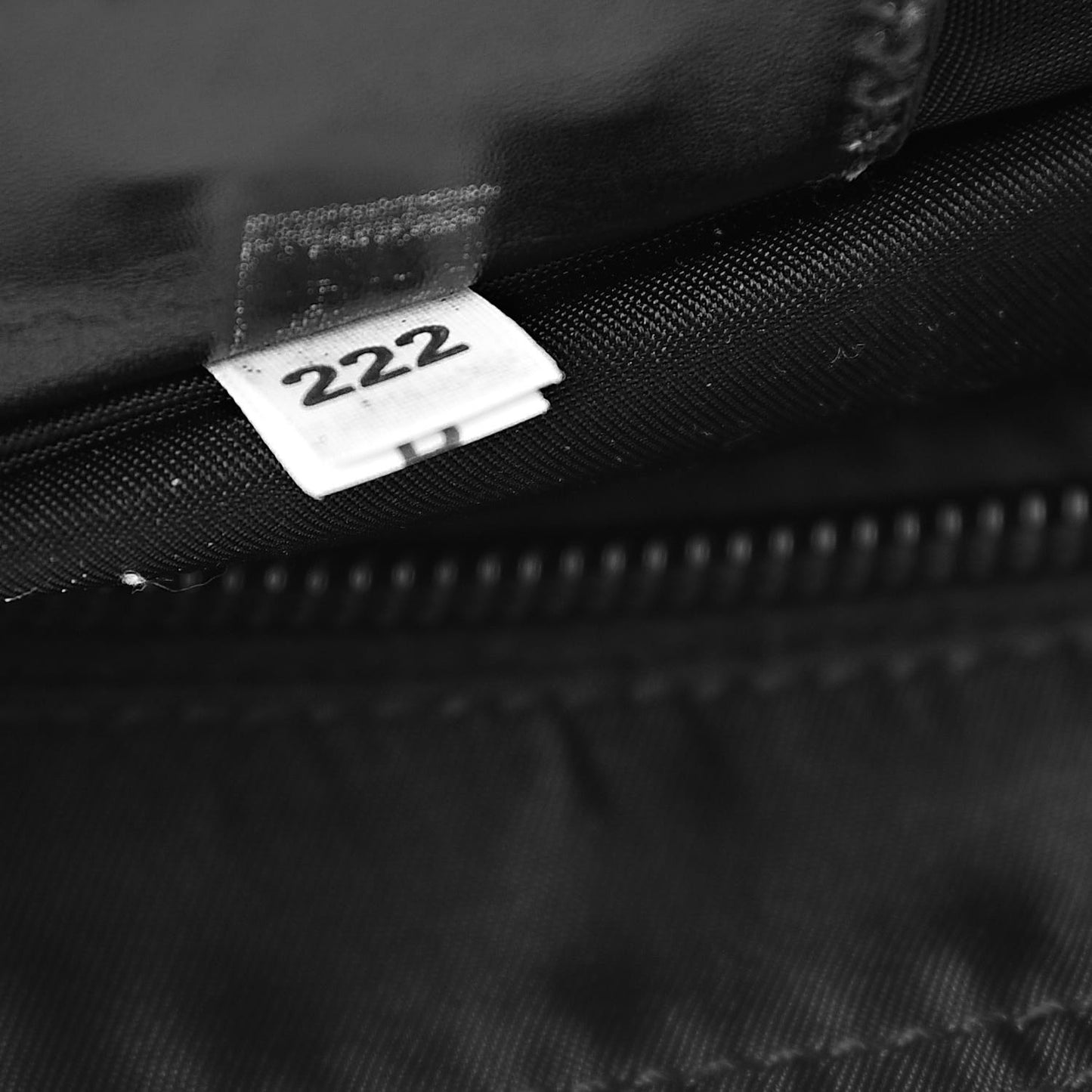 Nylon Flat Messenger Bag Black