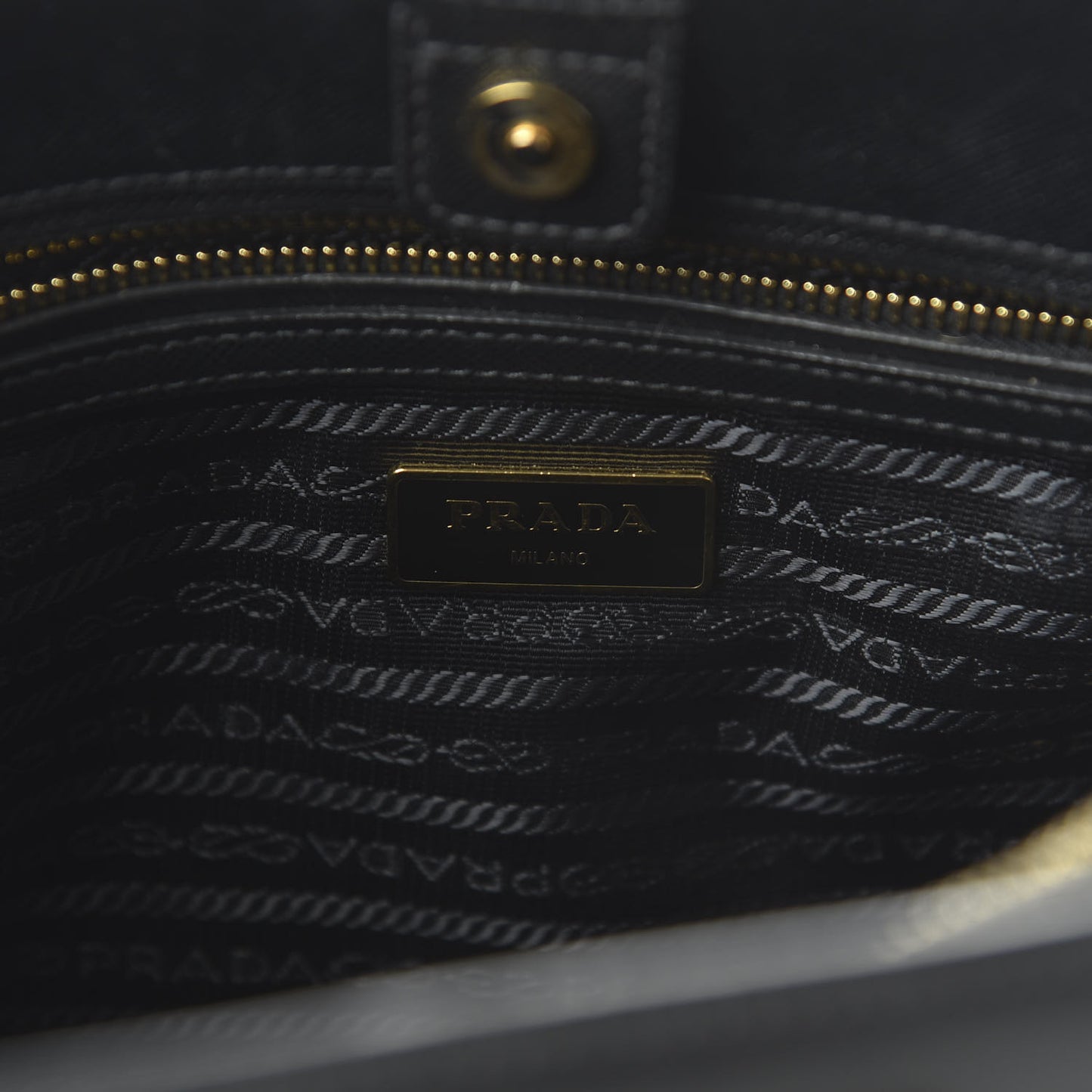 Saffiano Lux Medium Tote Black