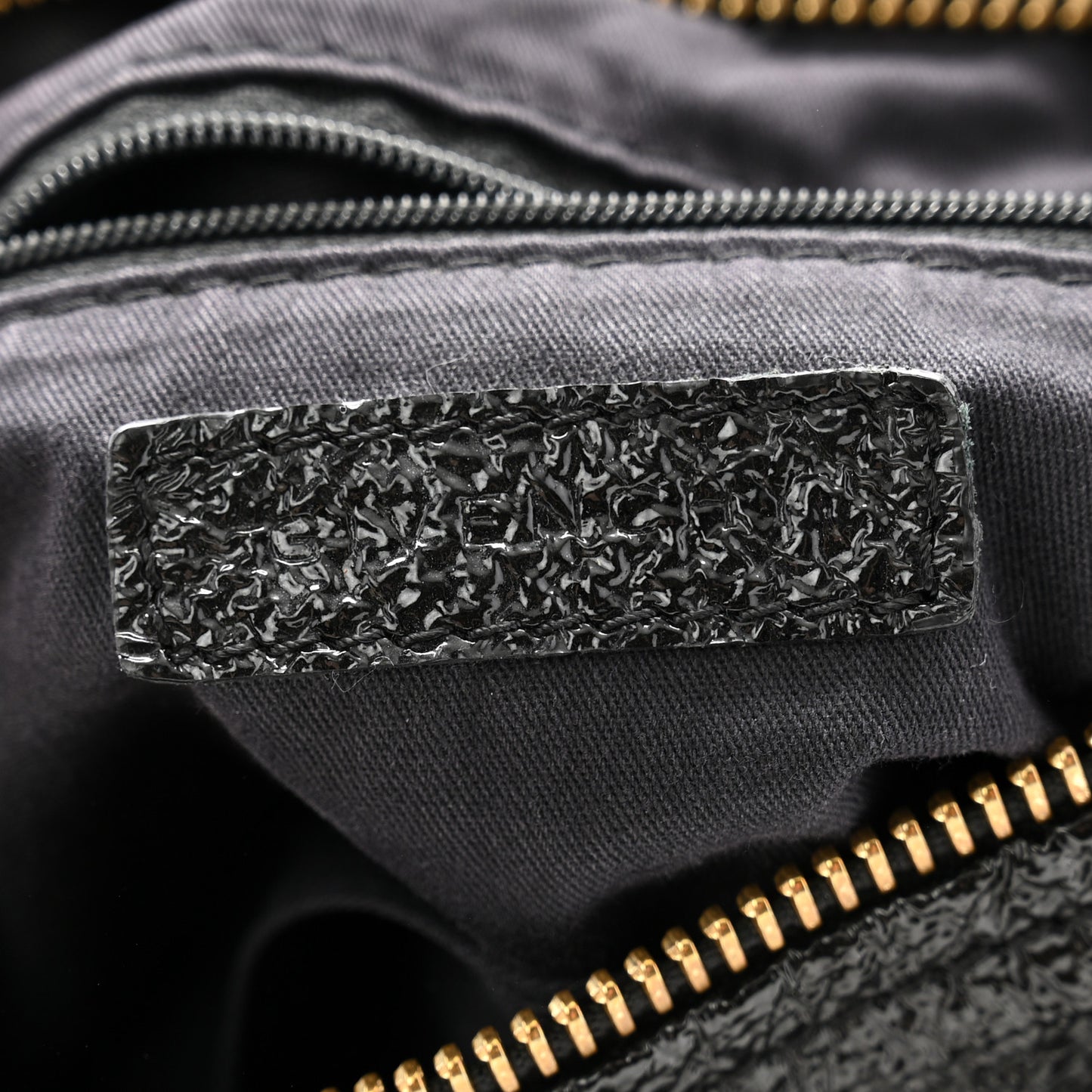 Crinkled Patent Medium Pandora Black