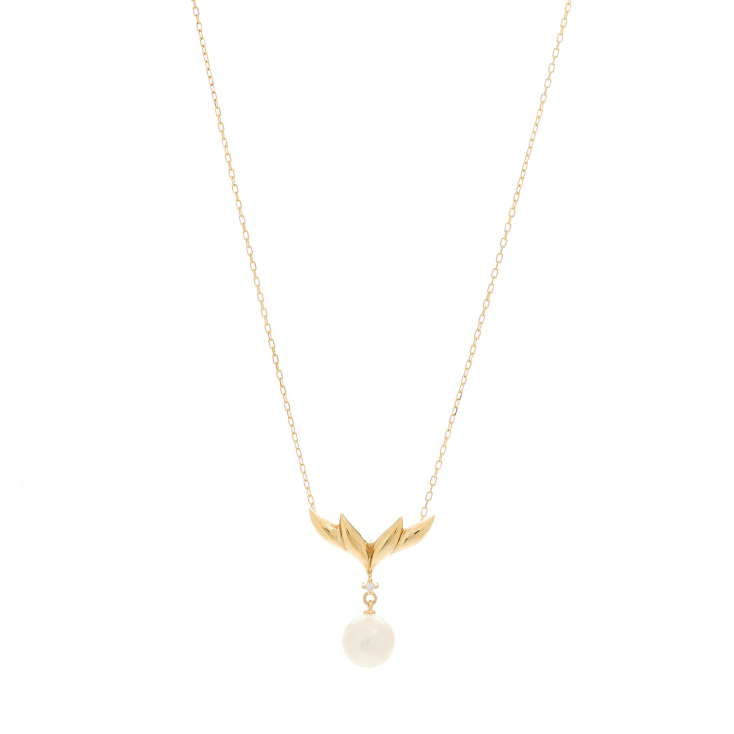 18K Yellow Gold Diamond Akoya Pearl 7.5mm Leaf Pendant Necklace