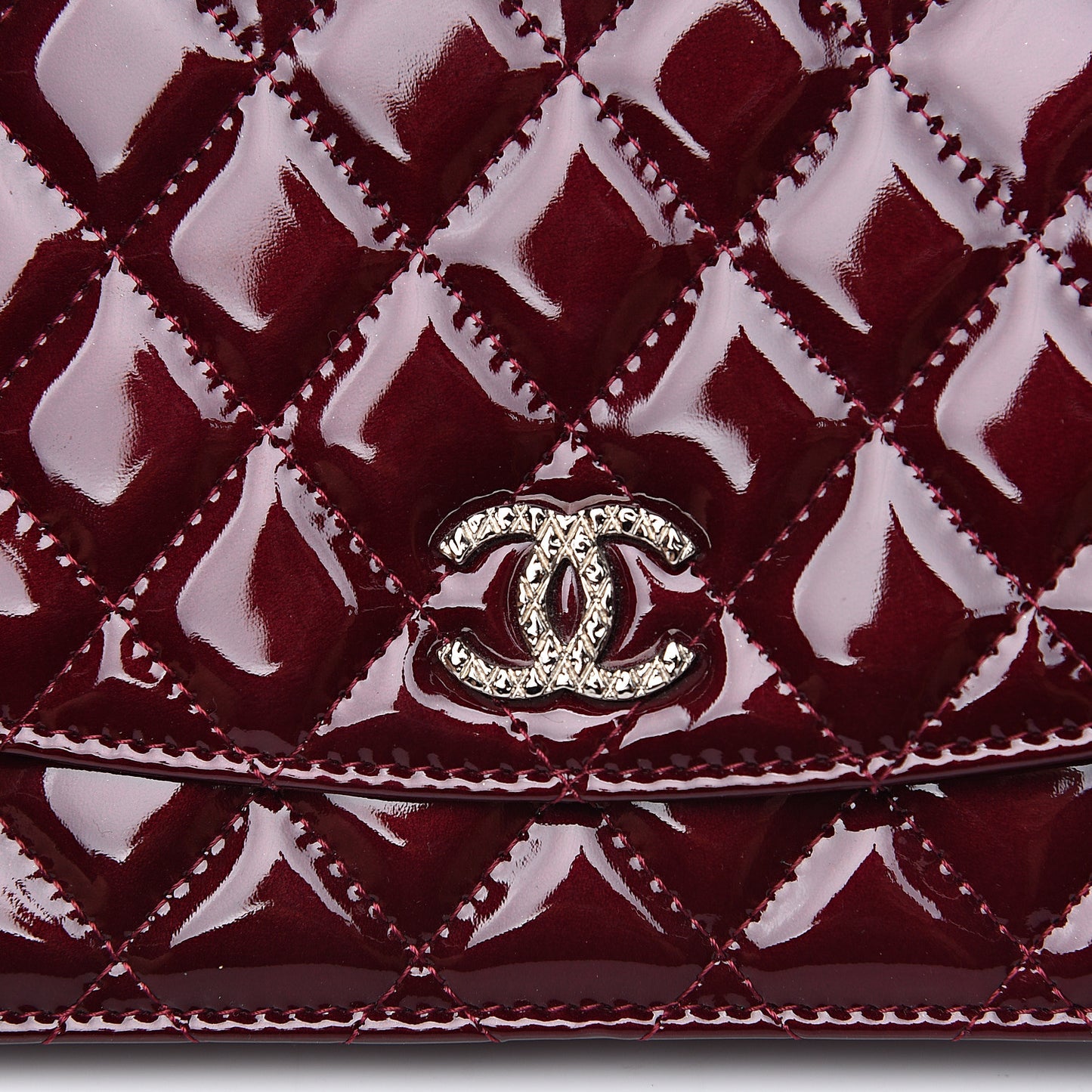 Patent Quilted Brilliant Wallet On Chain WOC Red