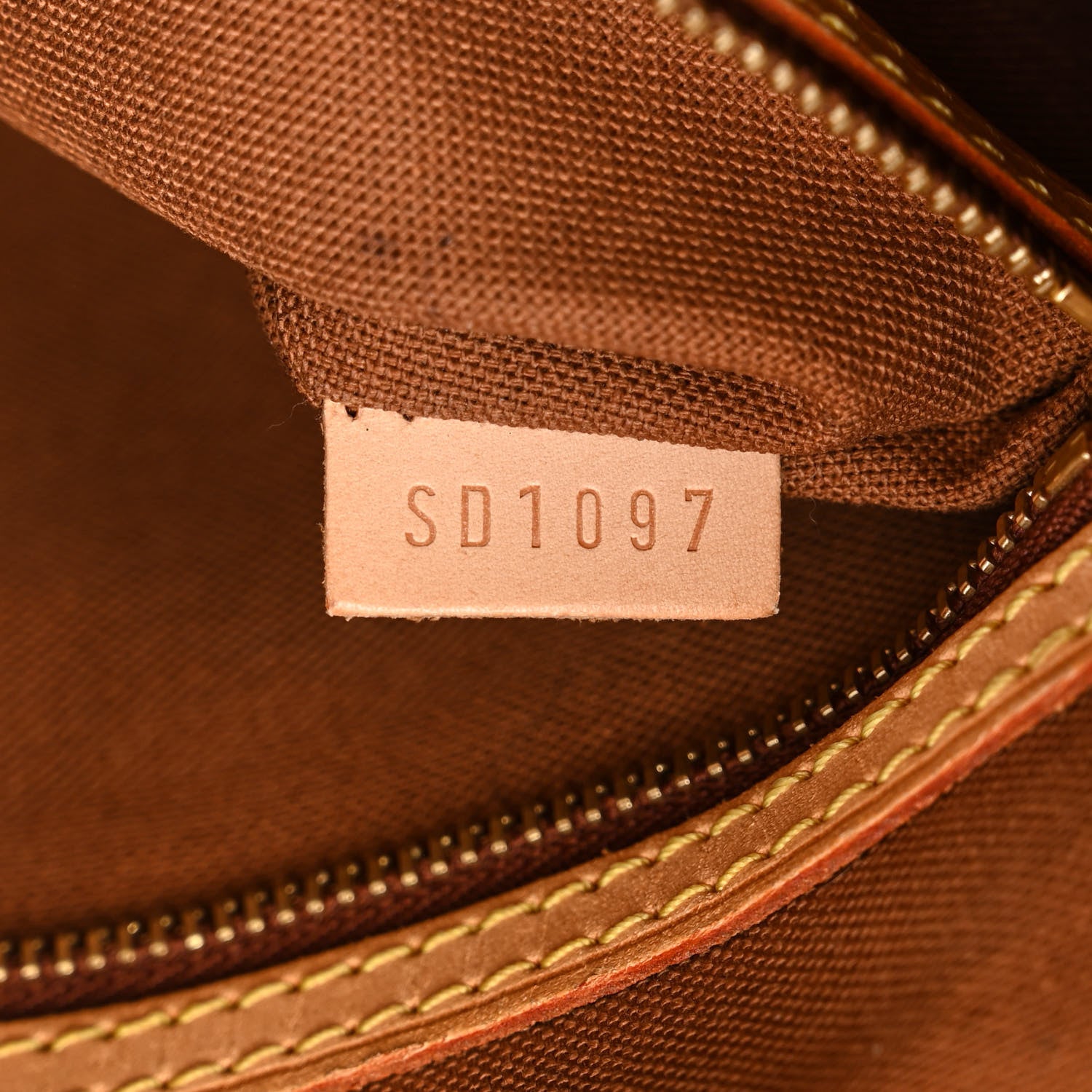 Louis Vuitton Monogram Batignolles Horizontal 7 of 13