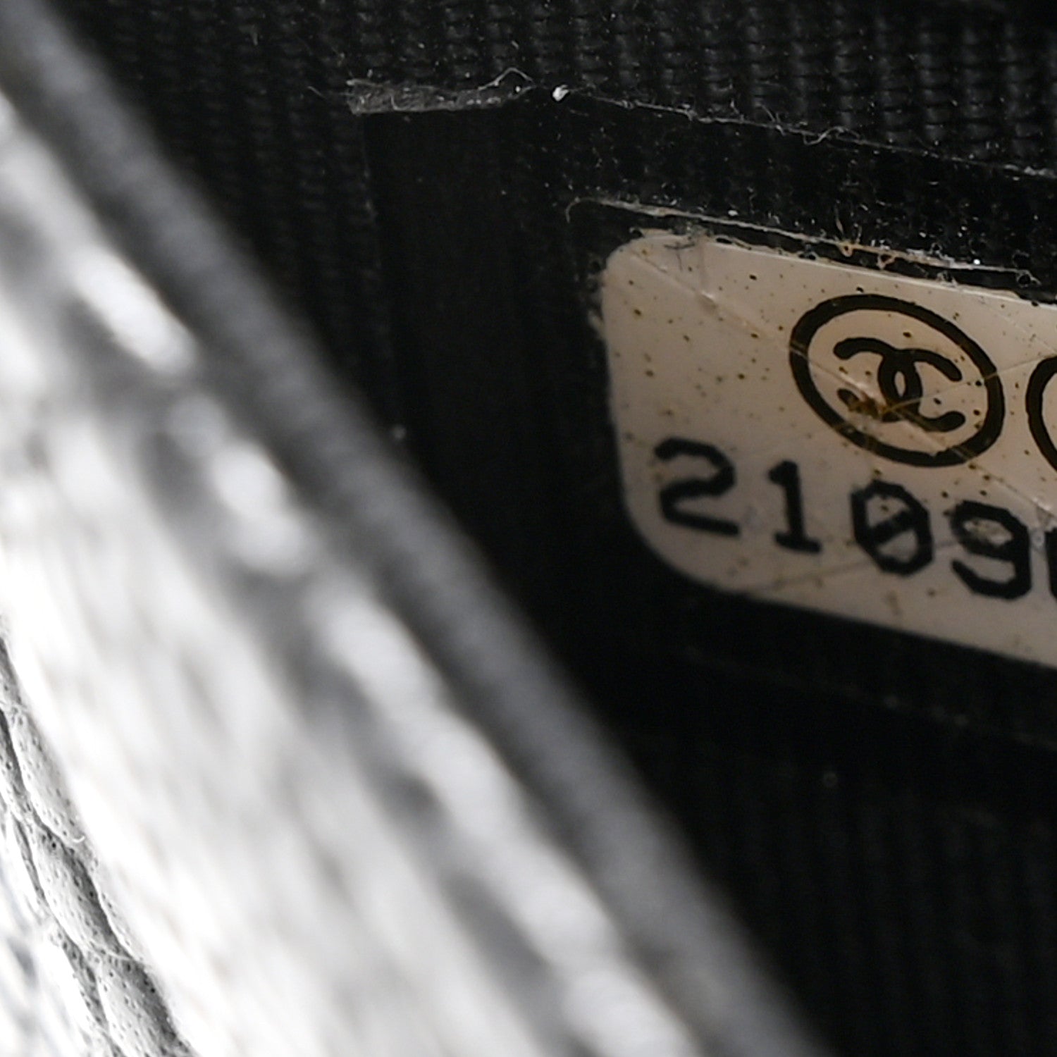 Chanel Caviar Quilted Flap Card Holder Black 8 of 11