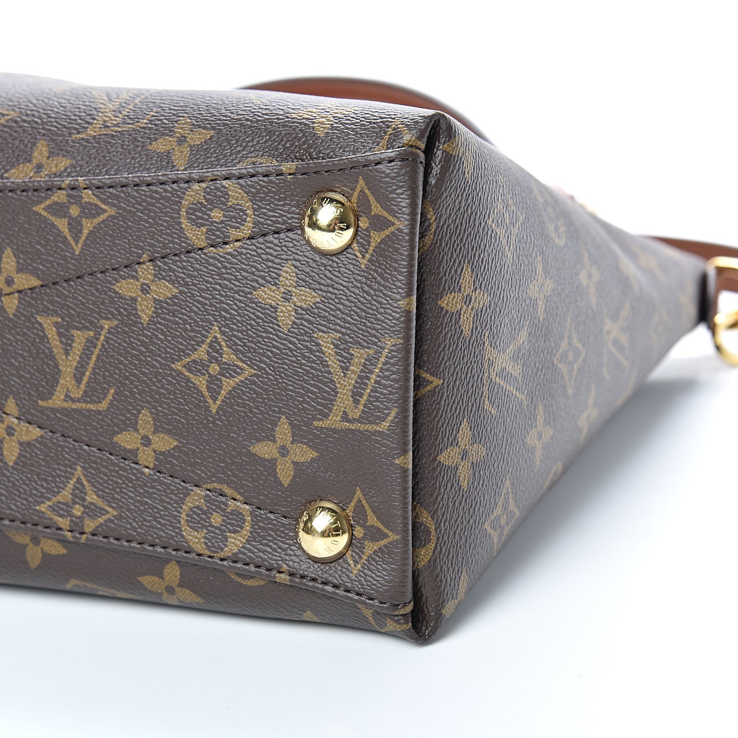 Monogram V Tote MM Safran
