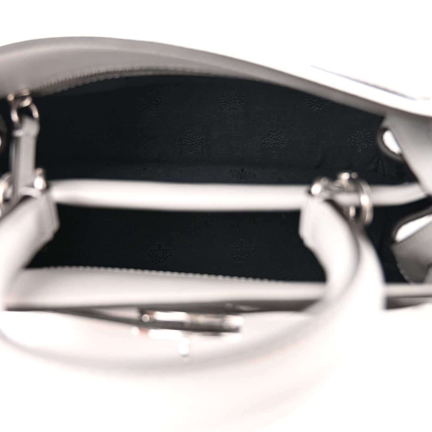 Silky Calfskin Medium Islington Pale Grey