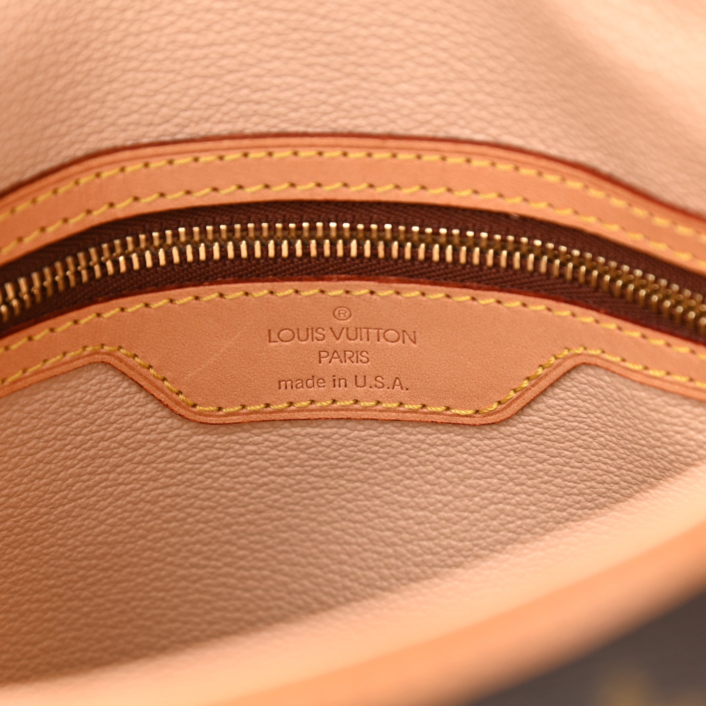 Monogram Petit Bucket 23