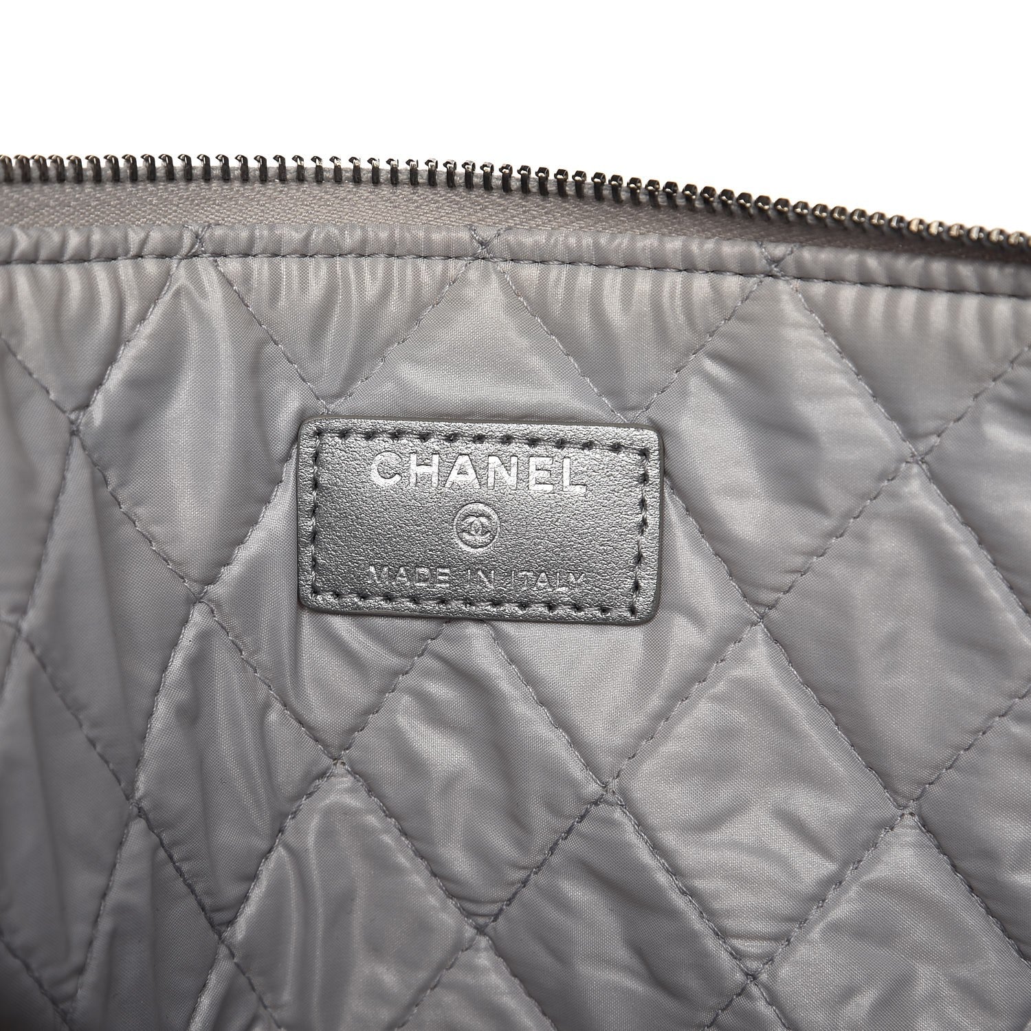 Chanel Metallic Caviar Quilted Large Boy Cosmetic Case Silver 6 of 7