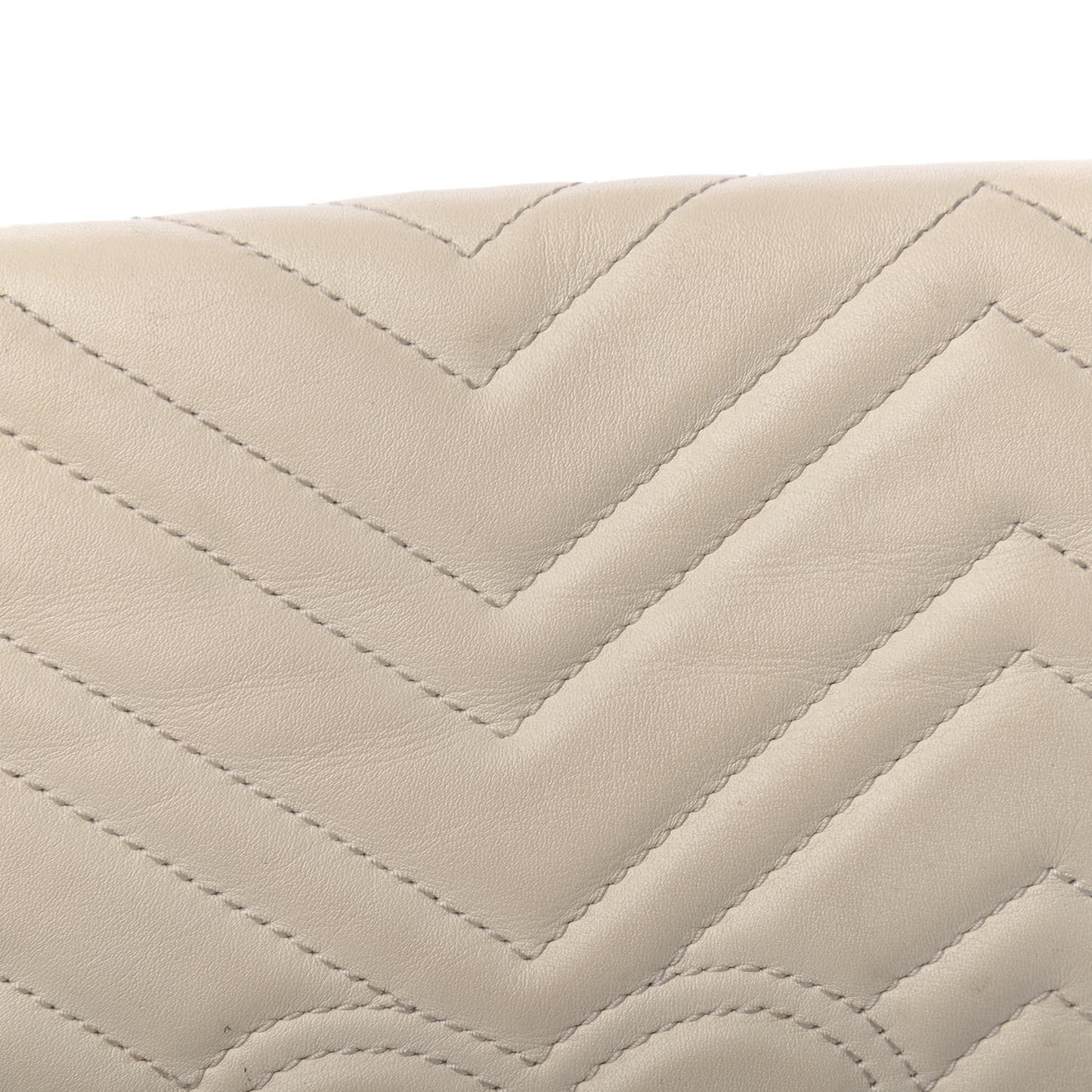 Calfskin Matelasse Medium GG Marmont Shoulder Bag White
