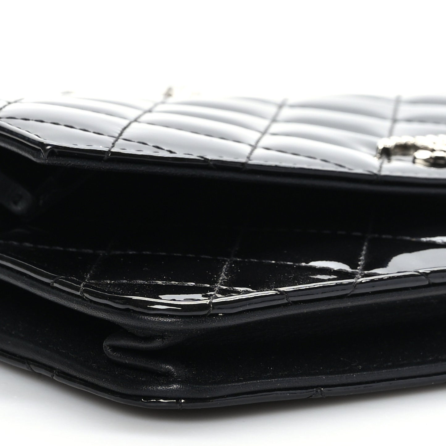 Patent Quilted Brilliant Wallet On Chain WOC Black