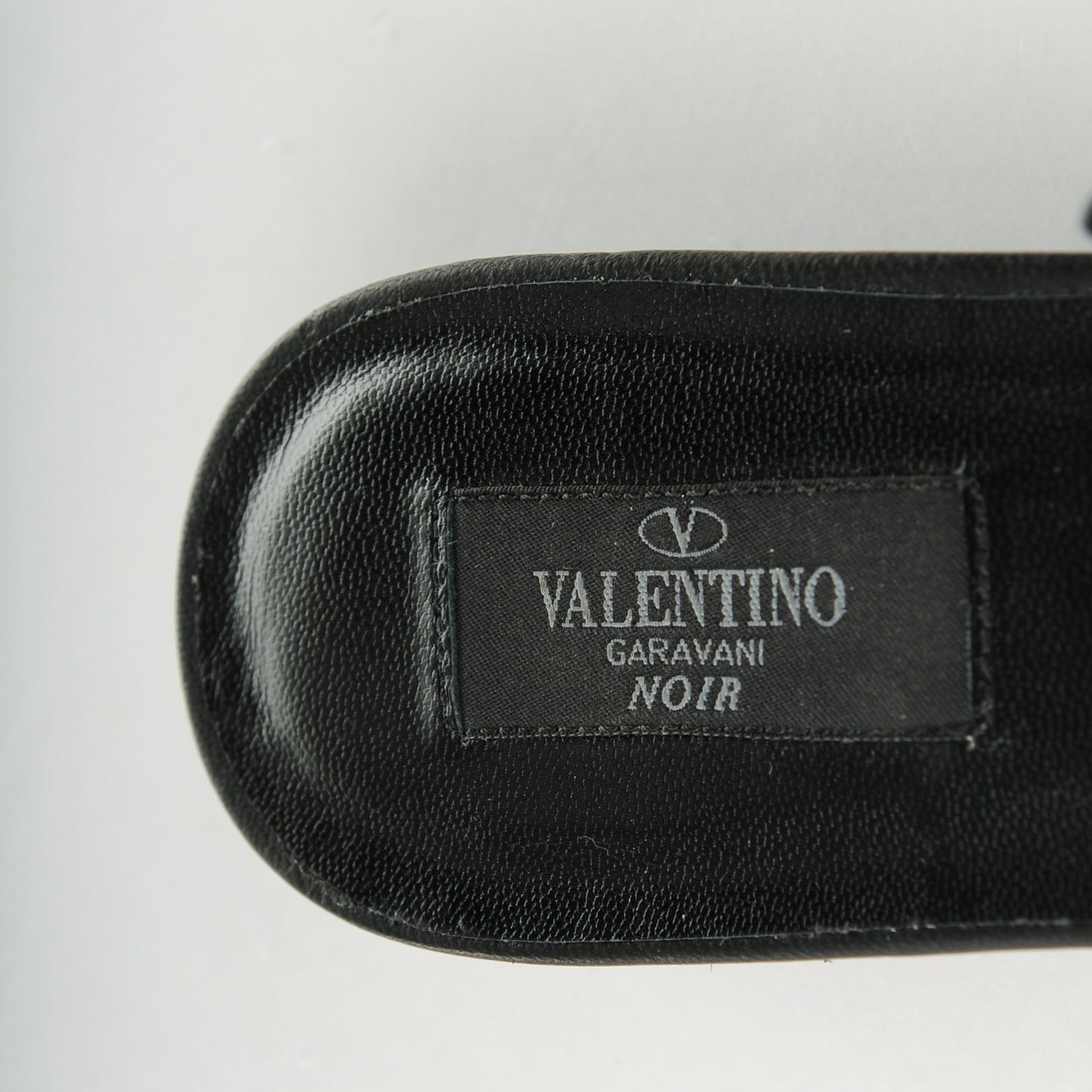 Calfskin Rockstud Ankle Wrap Flat Thong Sandals 41 Black