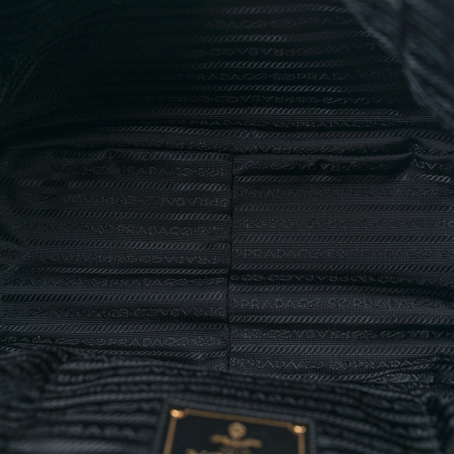 Tessuto Nylon Gaufre Tote Black