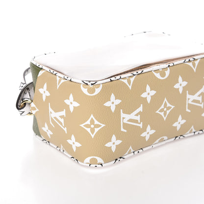 Louis Vuitton Monogram Giant Beach Pouch Kaki 5 of 8