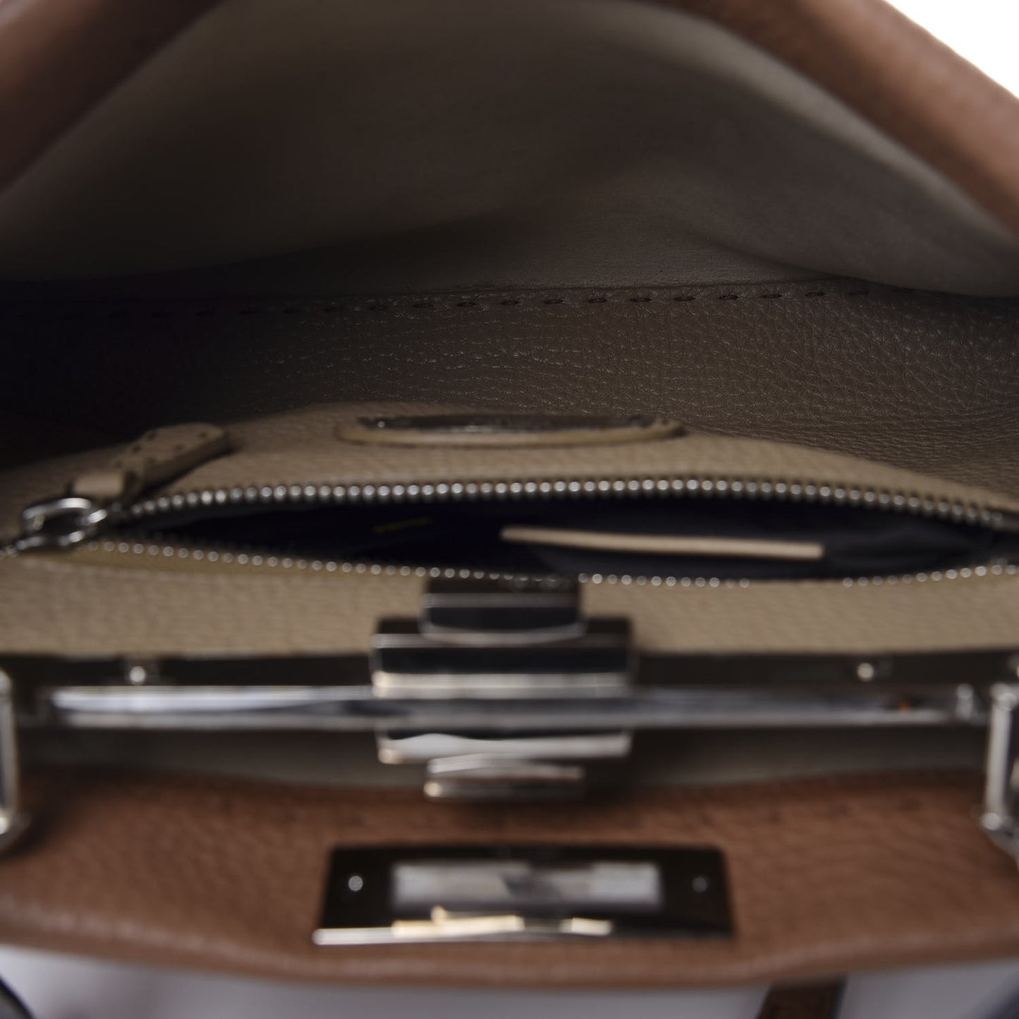 Cuoio Romano Selleria Bi-Color Medium Peekaboo Iconic Satchel Mou Deserto